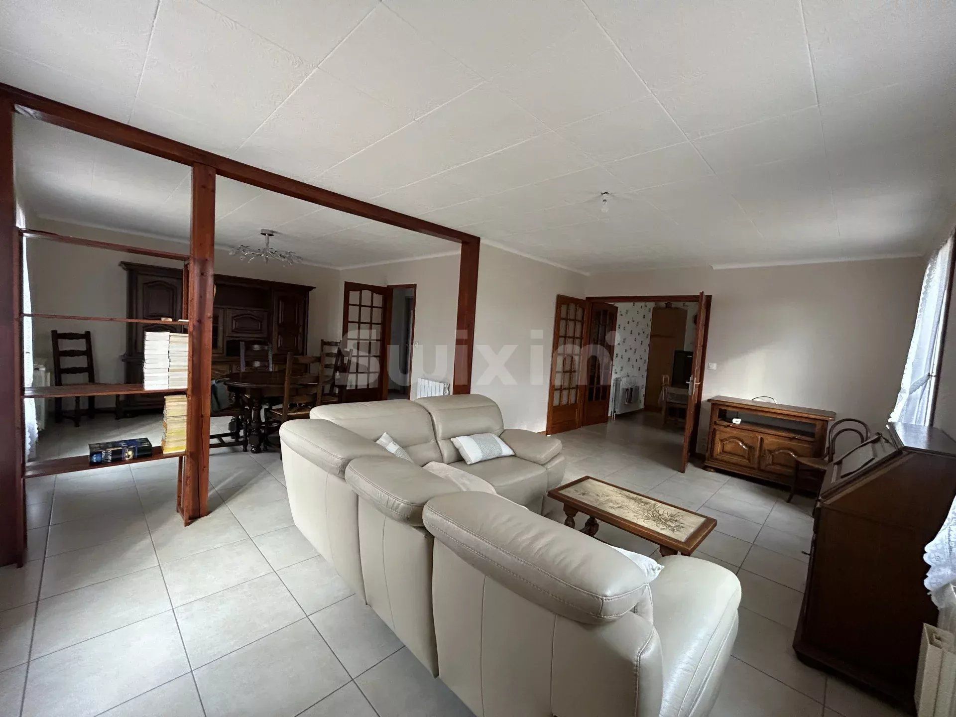 casa 6 Camere in vendita su Lons-le-Saunier (39000)