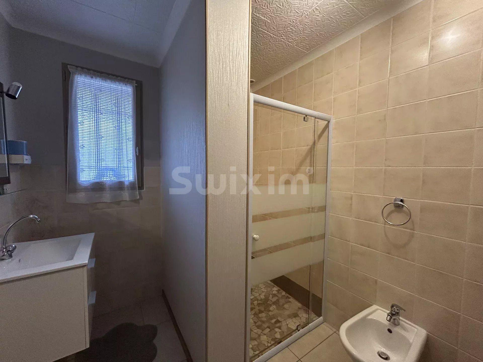 casa 6 Camere in vendita su Lons-le-Saunier (39000)