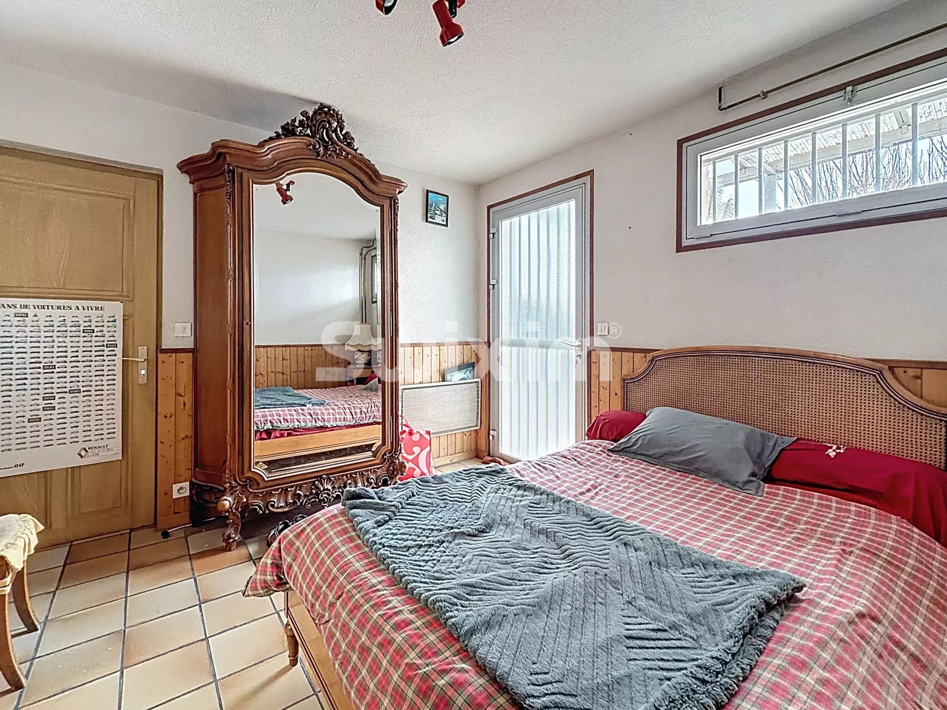 local comercial 7 Salas en venta en Cessy (01170)