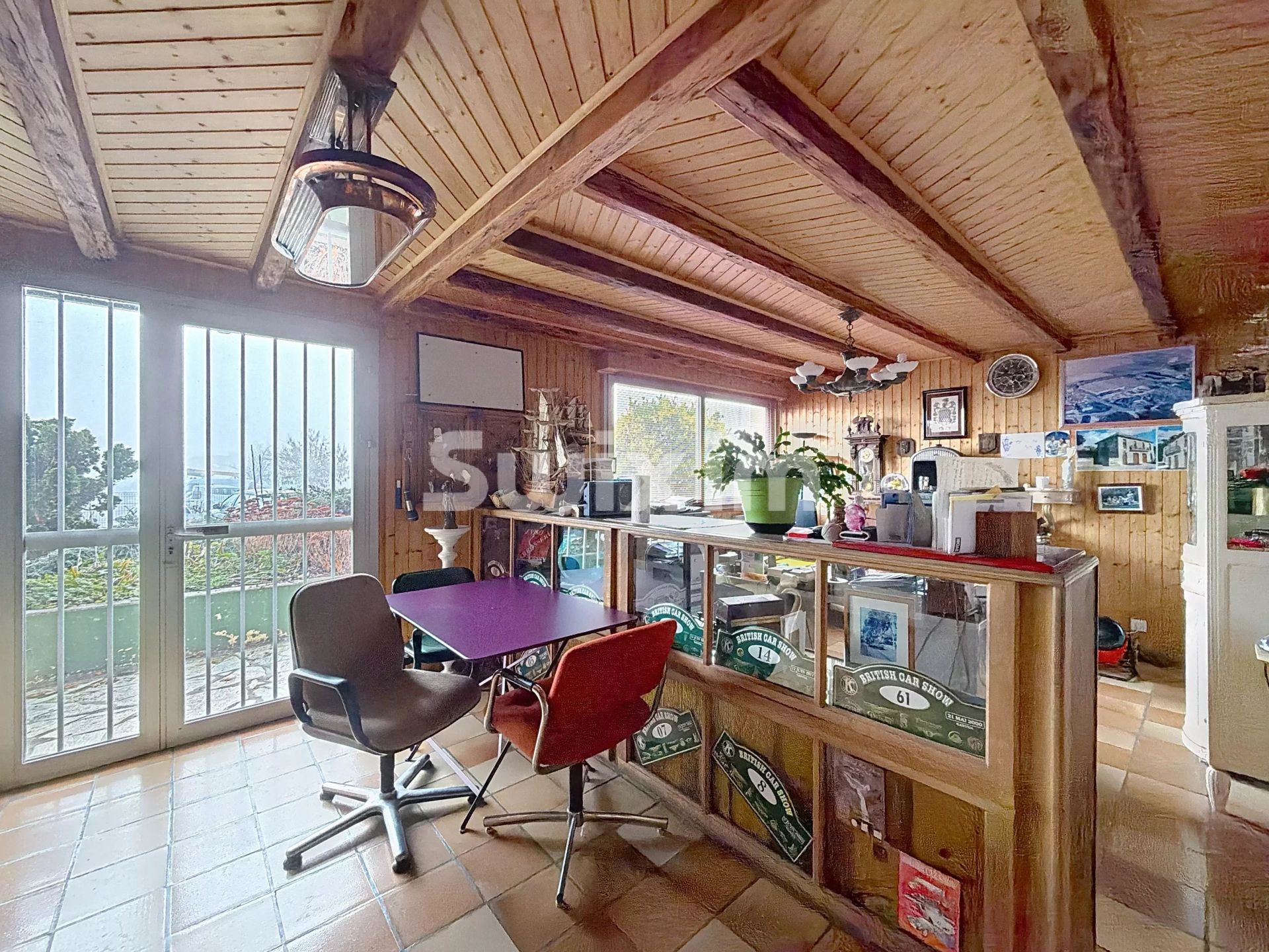 local comercial 7 Salas en venta en Cessy (01170)