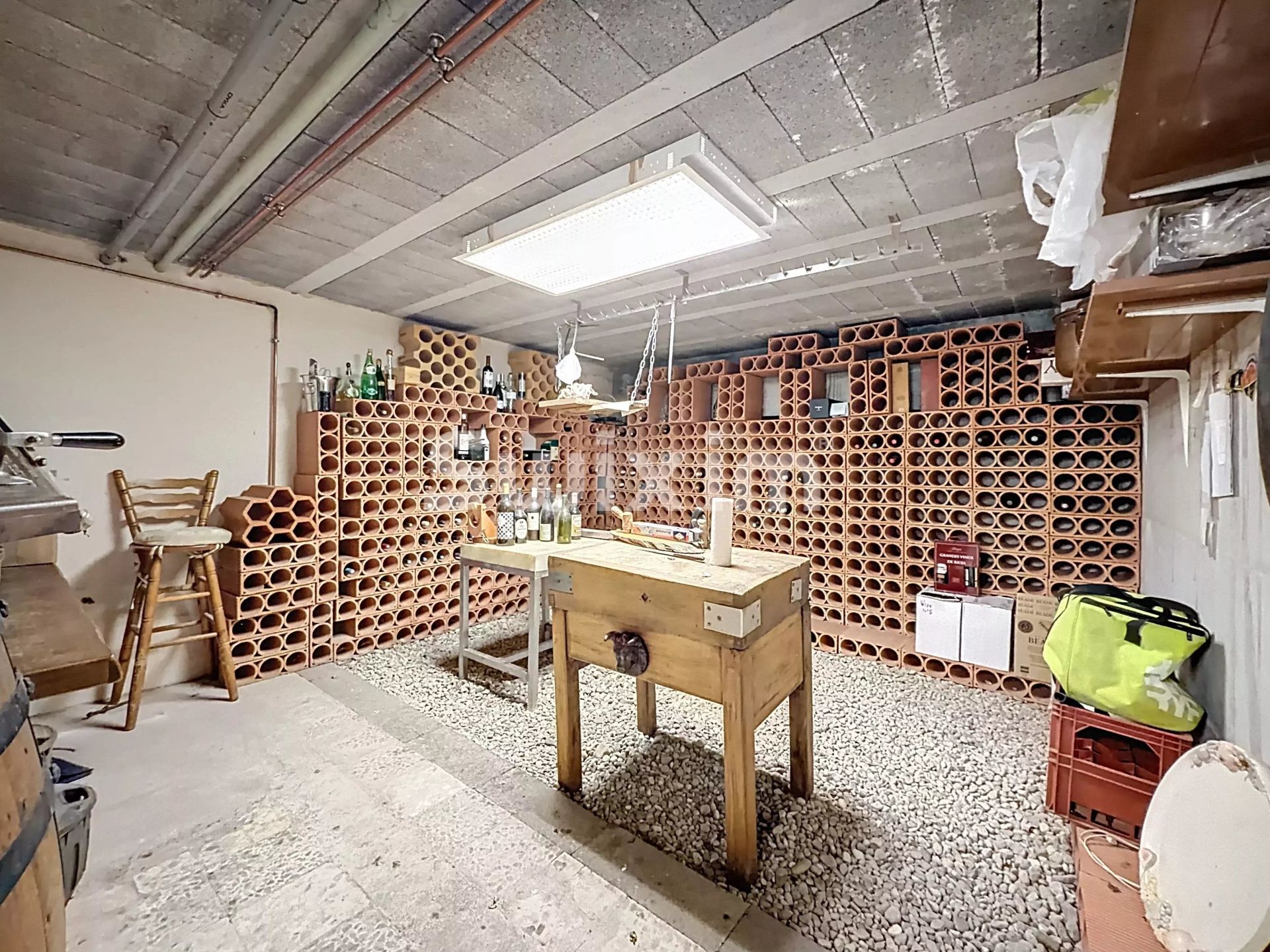 local comercial 7 Salas en venta en Cessy (01170)