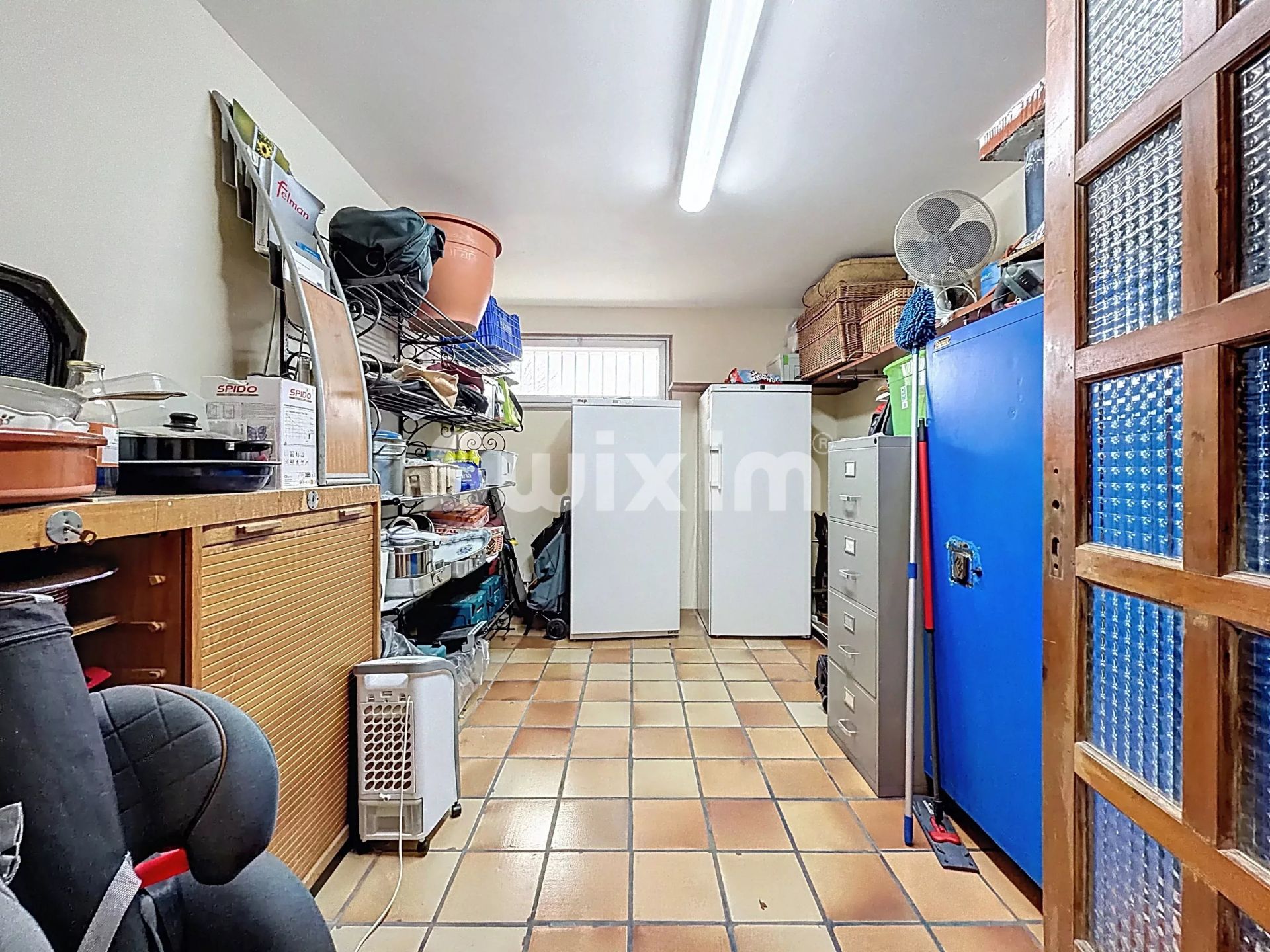 local comercial 7 Salas en venta en Cessy (01170)