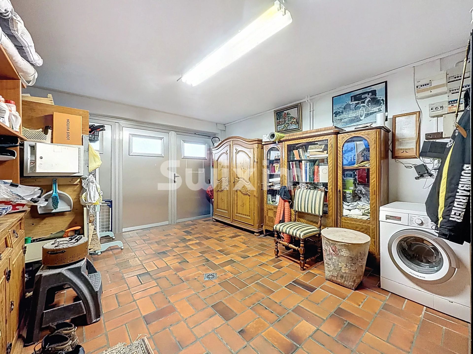 local comercial 7 Salas en venta en Cessy (01170)