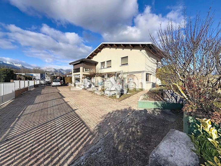 Vente Maison Cessy 7&nbsp;Pièces 324&nbsp;m²