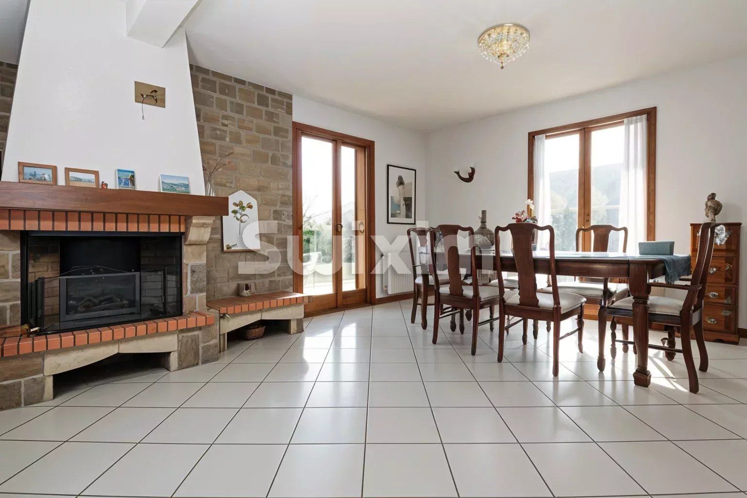 house 7 Rooms for sale on Ornex (01210)