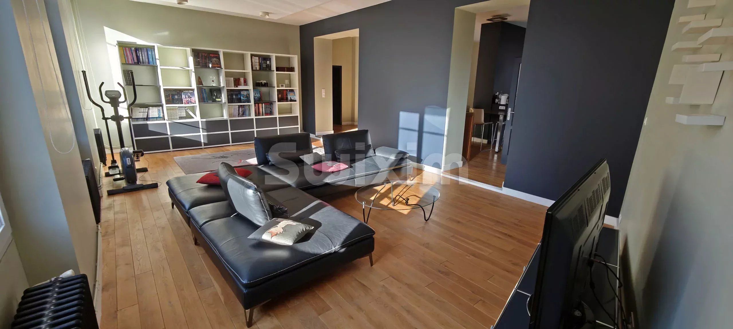 apartment 6 Rooms for sale on Dole (39100)