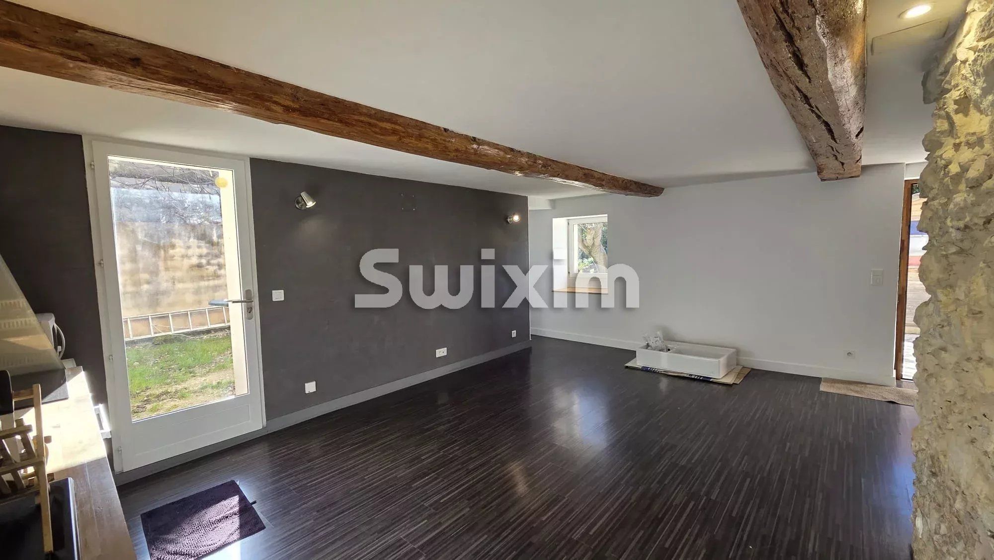 casa 3 Camere in vendita su Caderousse (84860)