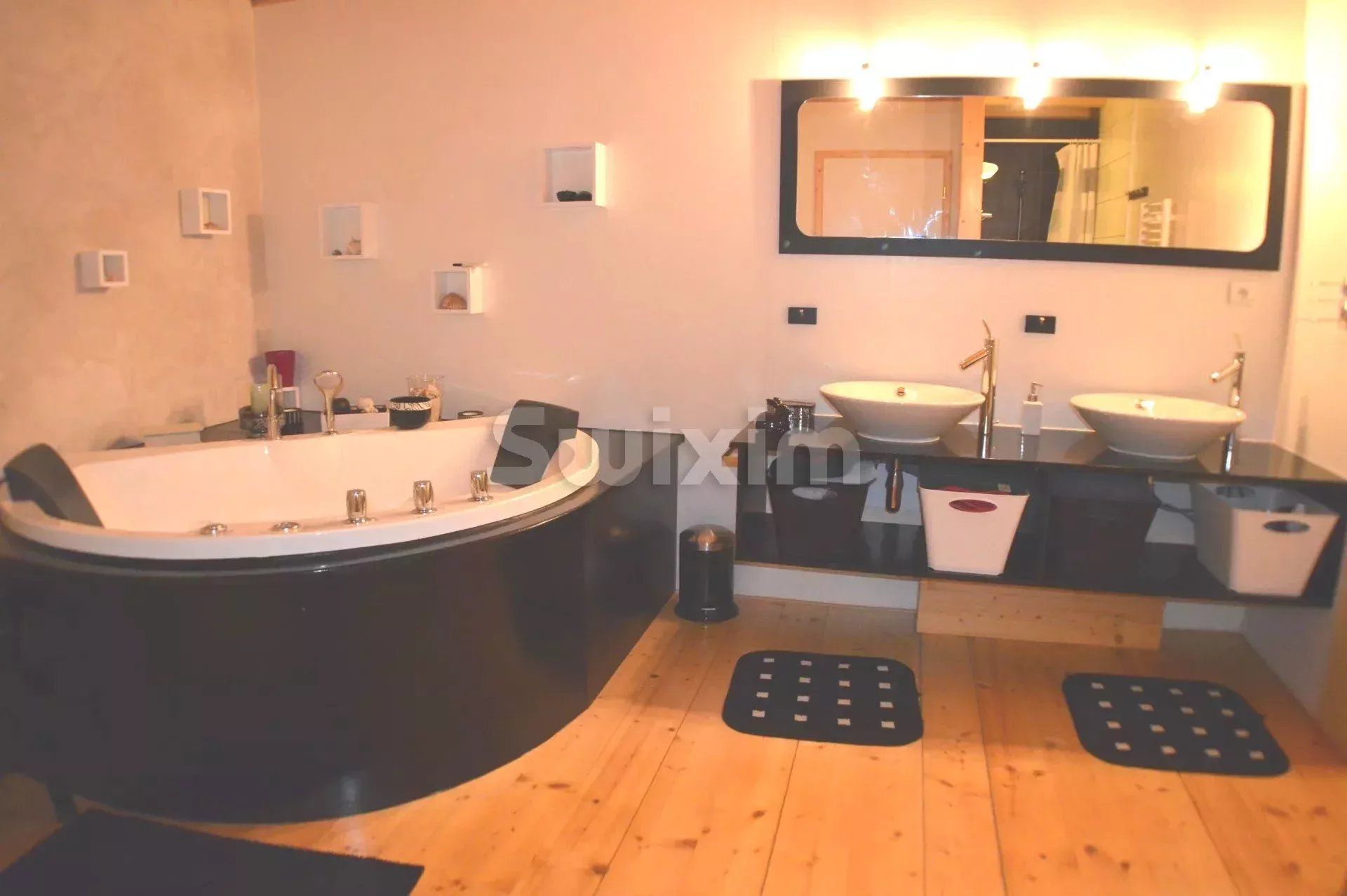 house 6 Rooms for sale on Les Rousses (39220)