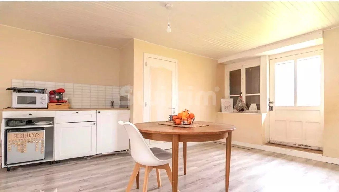 casa 8 Camere in vendita su Commenailles (39140)