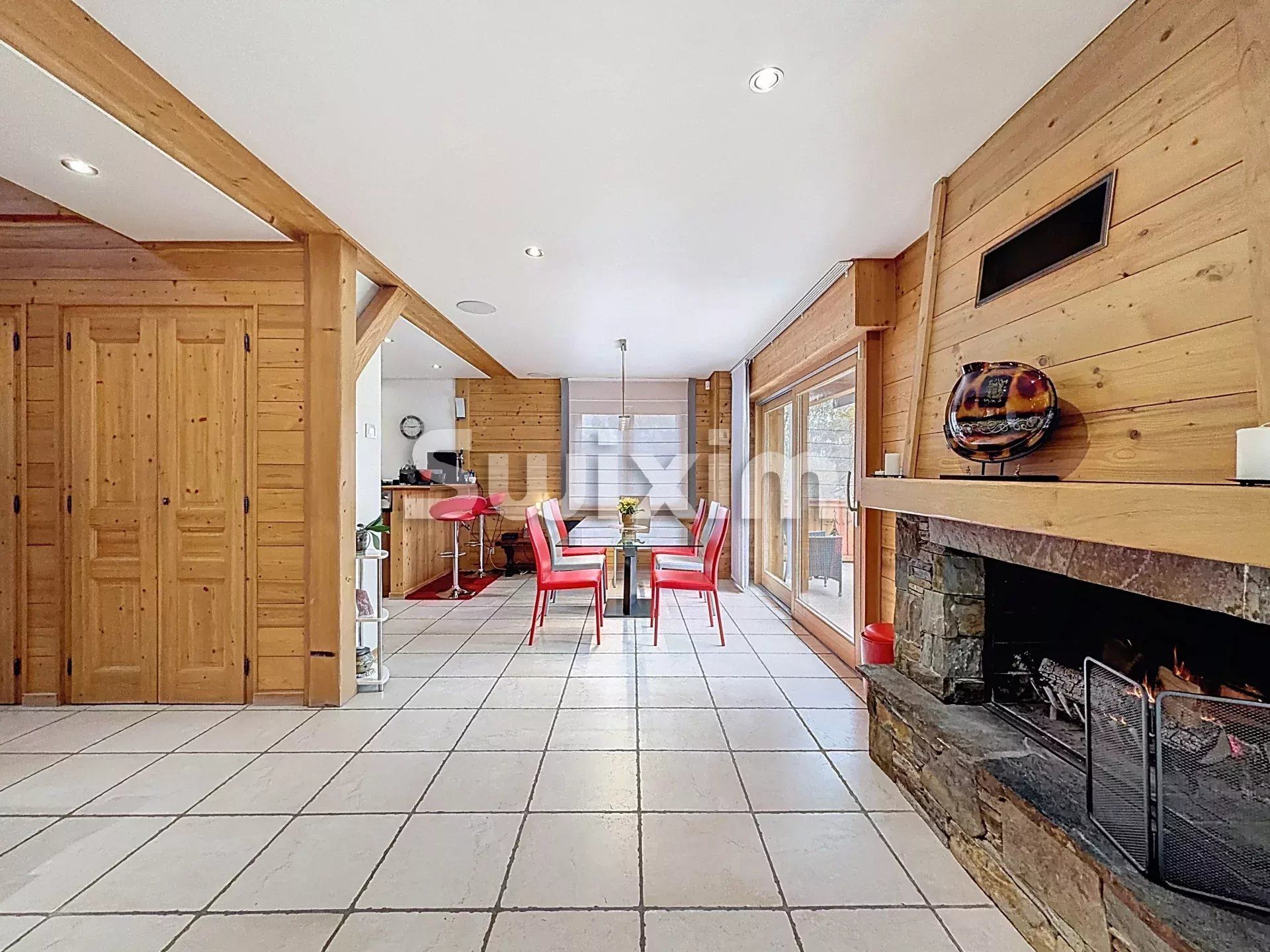 chalet 8 Camere in vendita su Thoiry (01710)