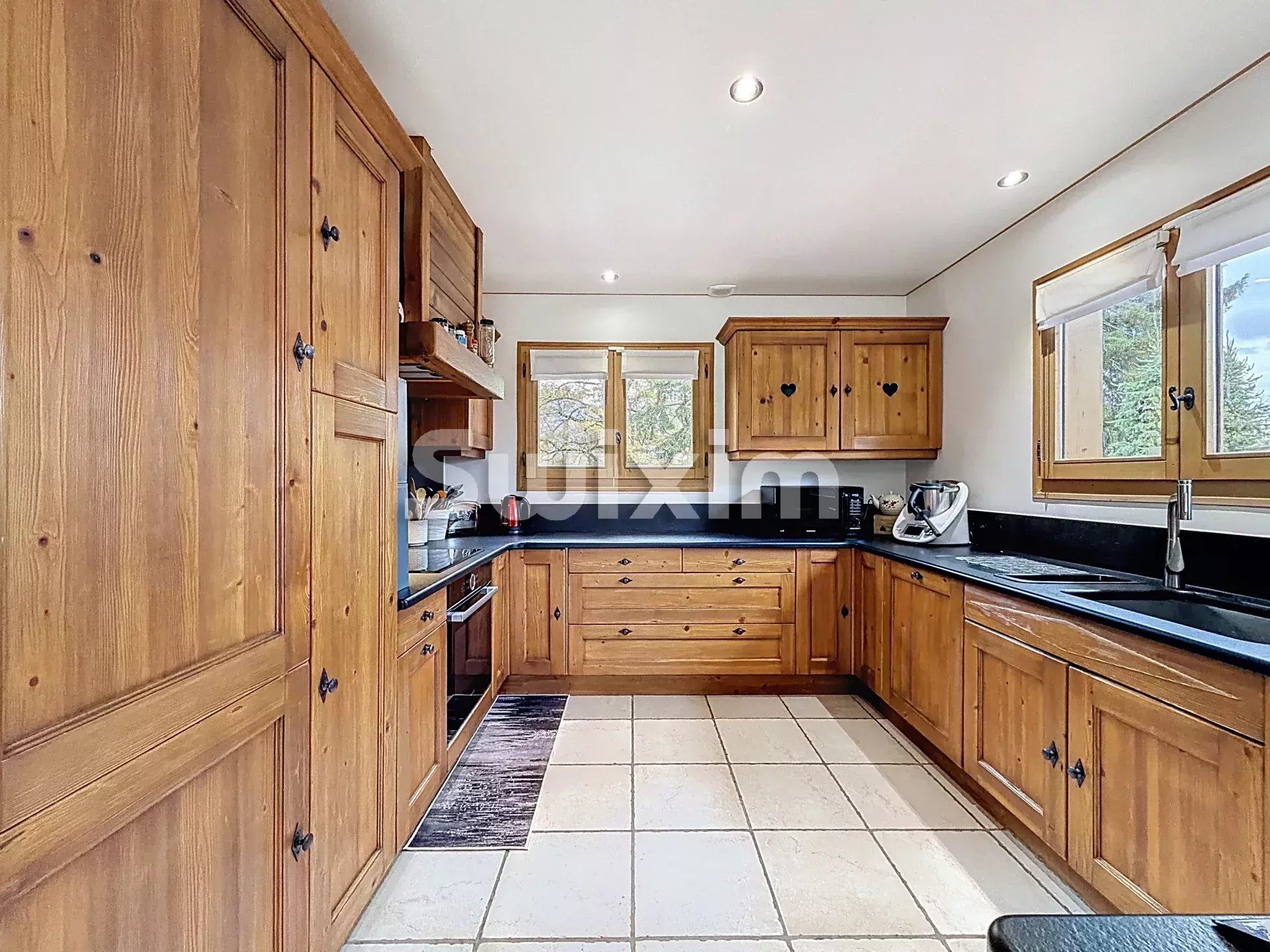 chalet 8 Camere in vendita su Thoiry (01710)