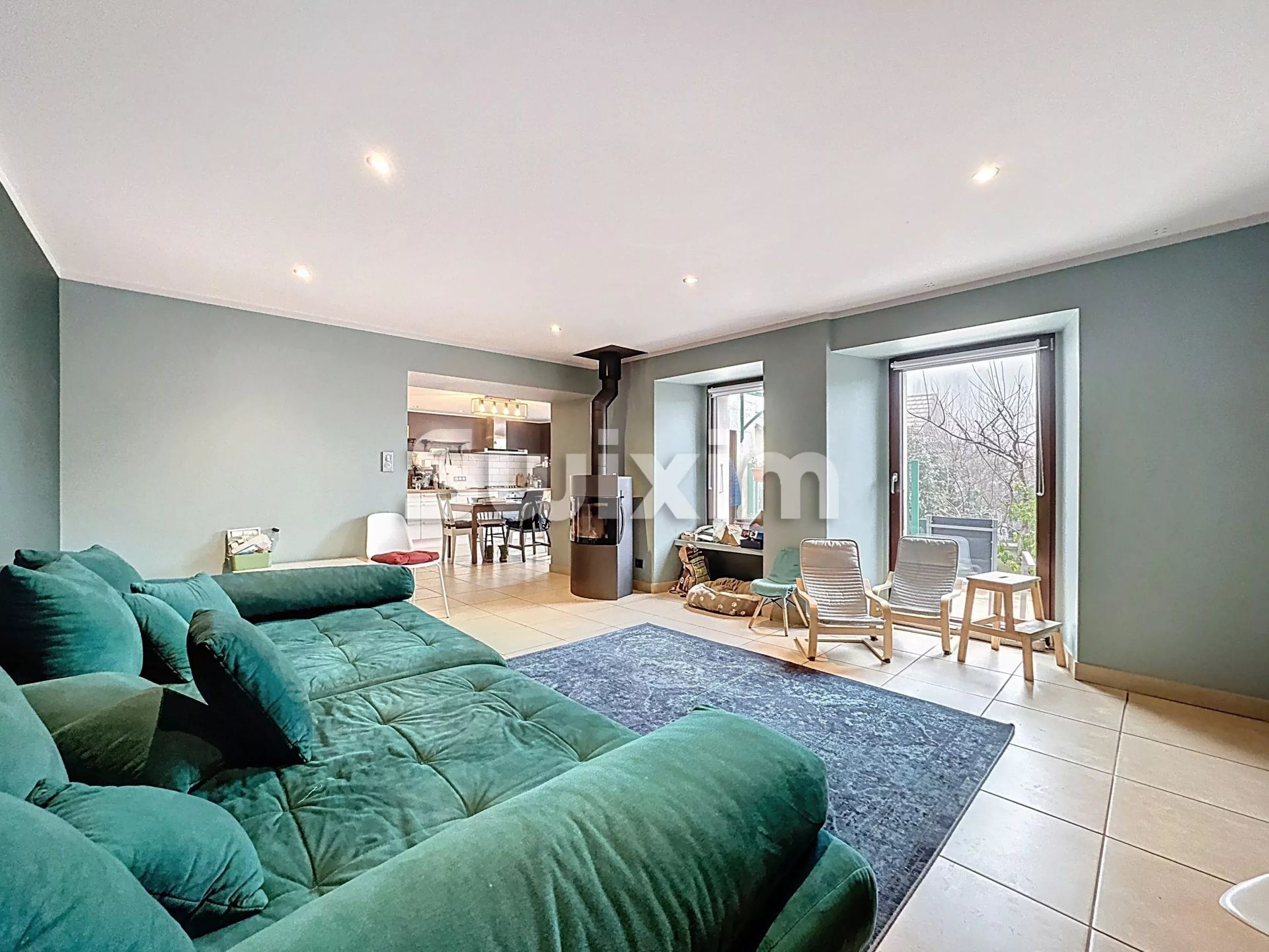 casa 8 Camere in vendita su Thoiry (01710)