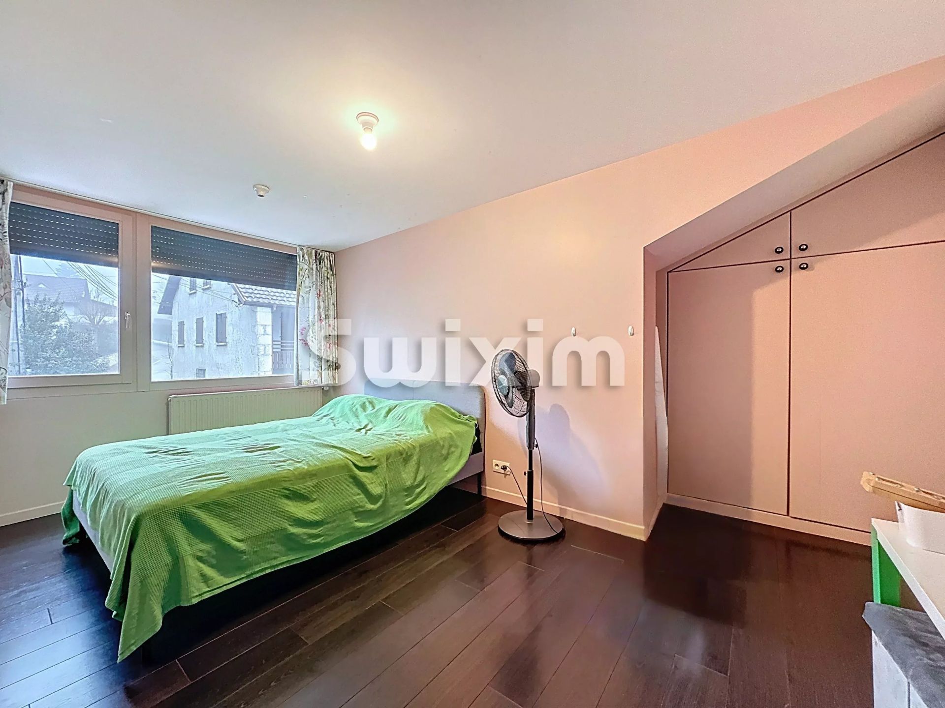 casa 8 Camere in vendita su Thoiry (01710)