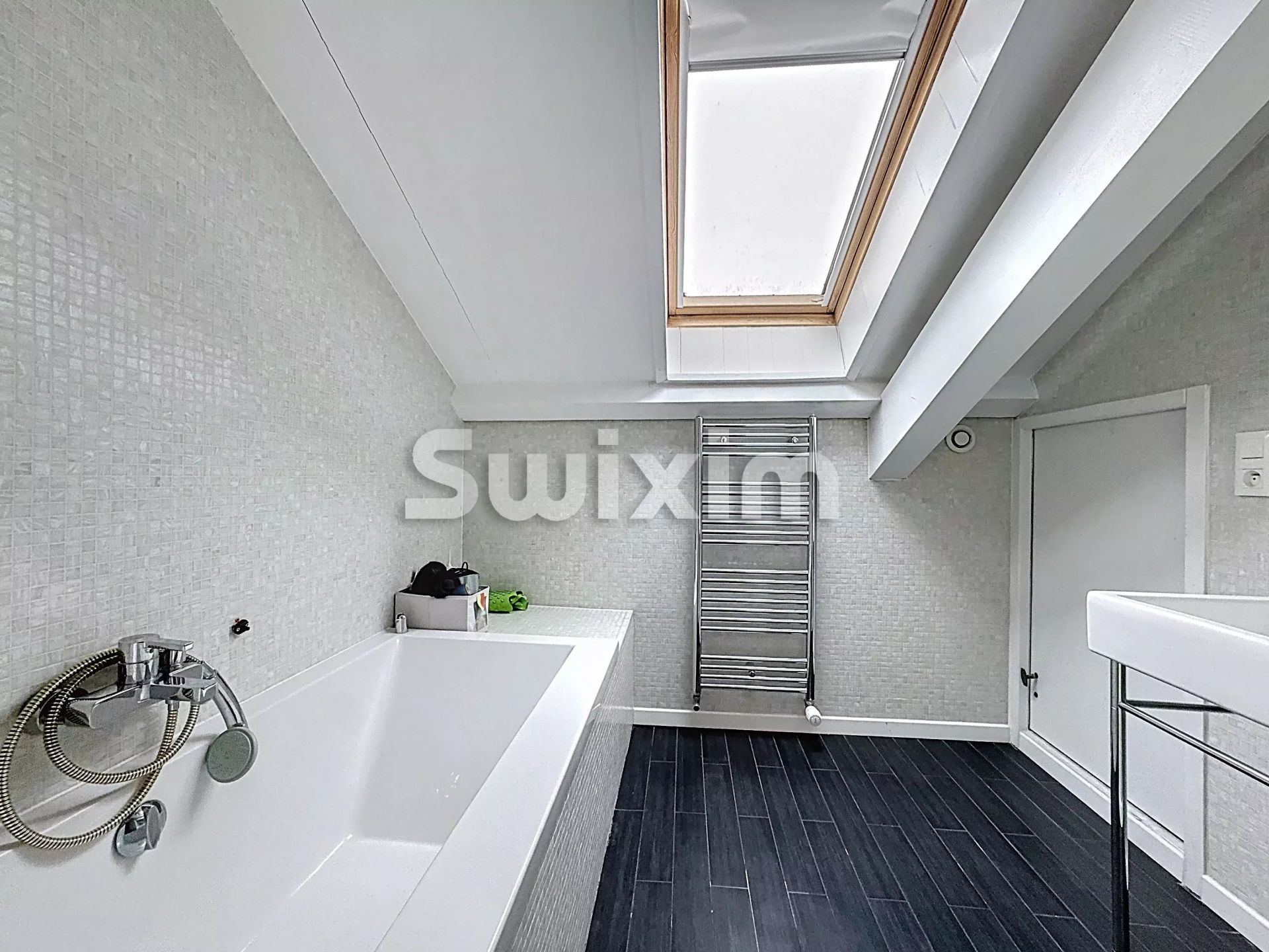 casa 8 Camere in vendita su Thoiry (01710)