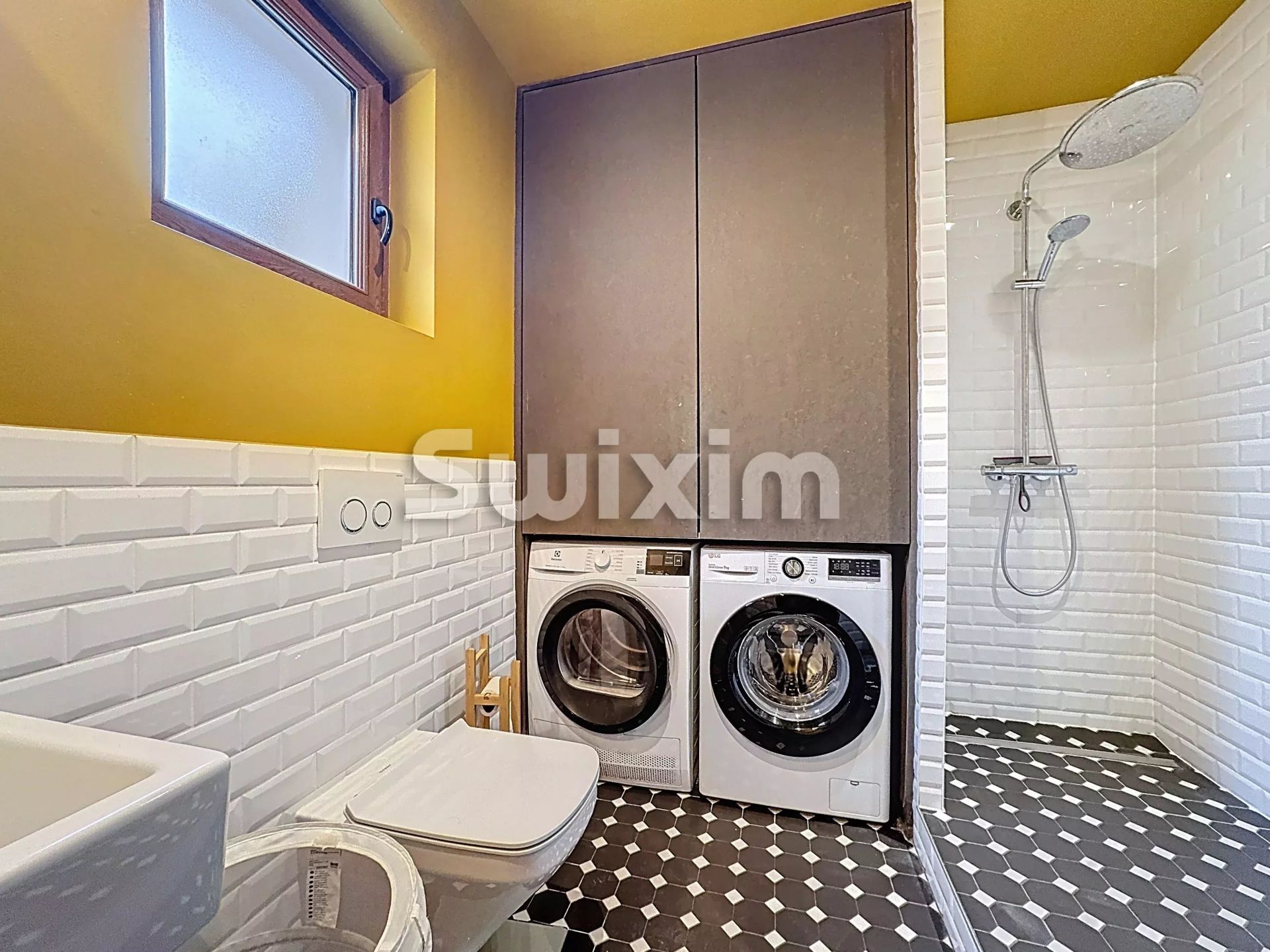 casa 8 Camere in vendita su Thoiry (01710)