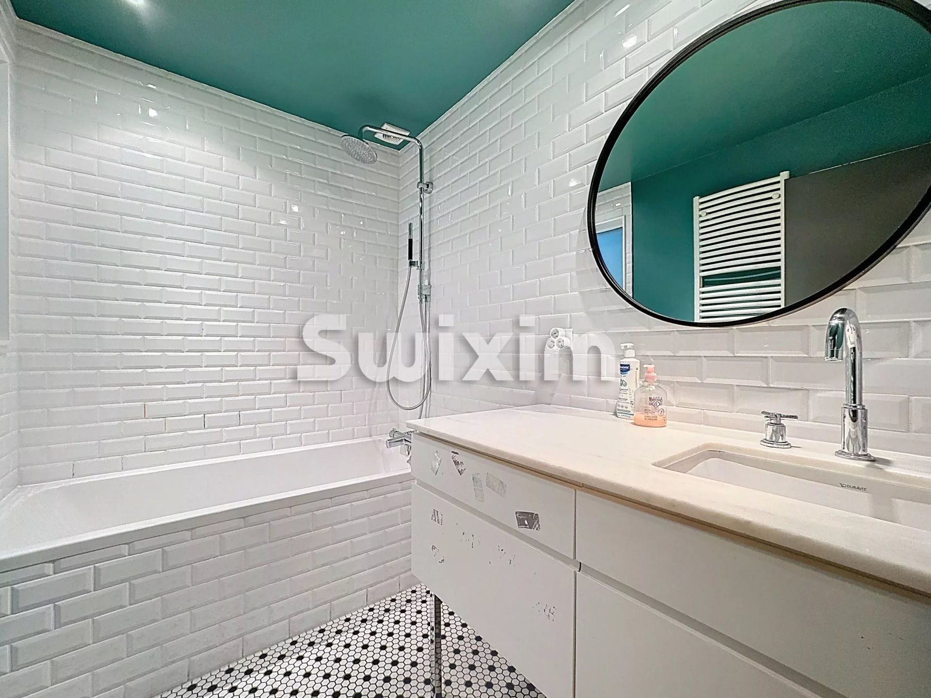 casa 8 Camere in vendita su Thoiry (01710)