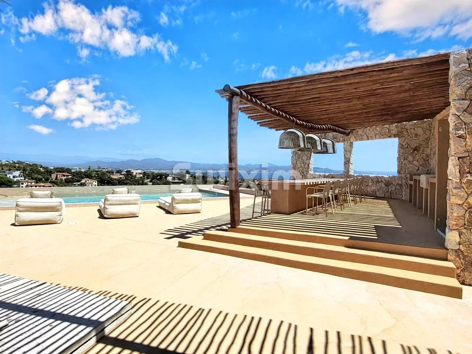 villa 7 Camere in vendita su Sainte-Maxime (83120)