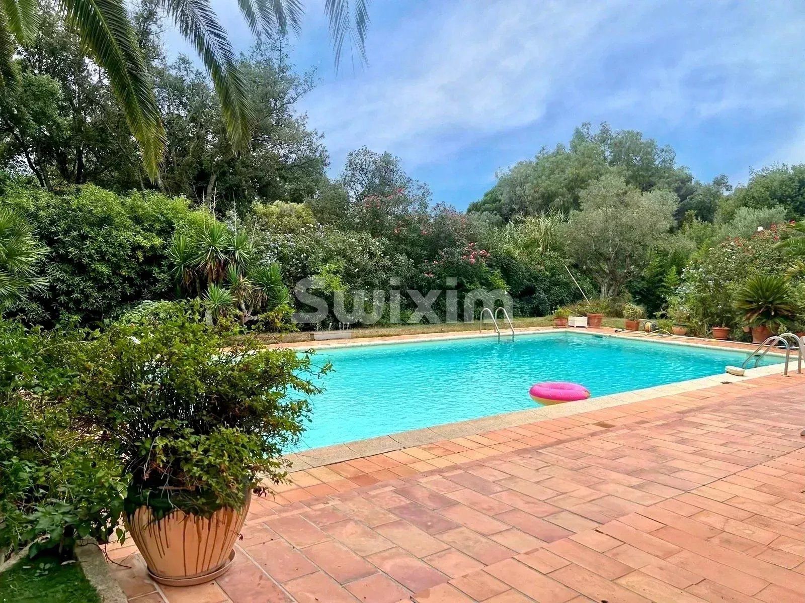 casa 5 Camere in vendita su Saint-Tropez (83990)