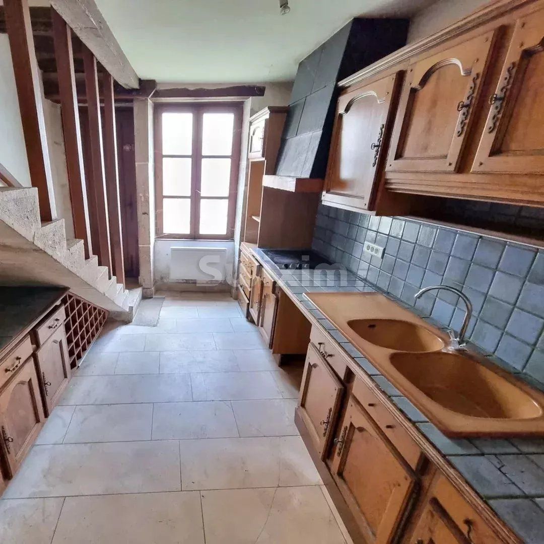 casa 6 Camere in vendita su Dornecy (58530)