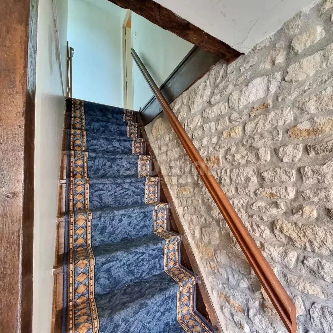 casa 6 Camere in vendita su Dornecy (58530)