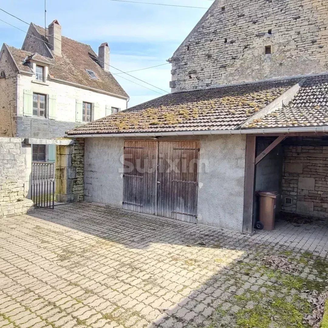 casa 6 Camere in vendita su Dornecy (58530)