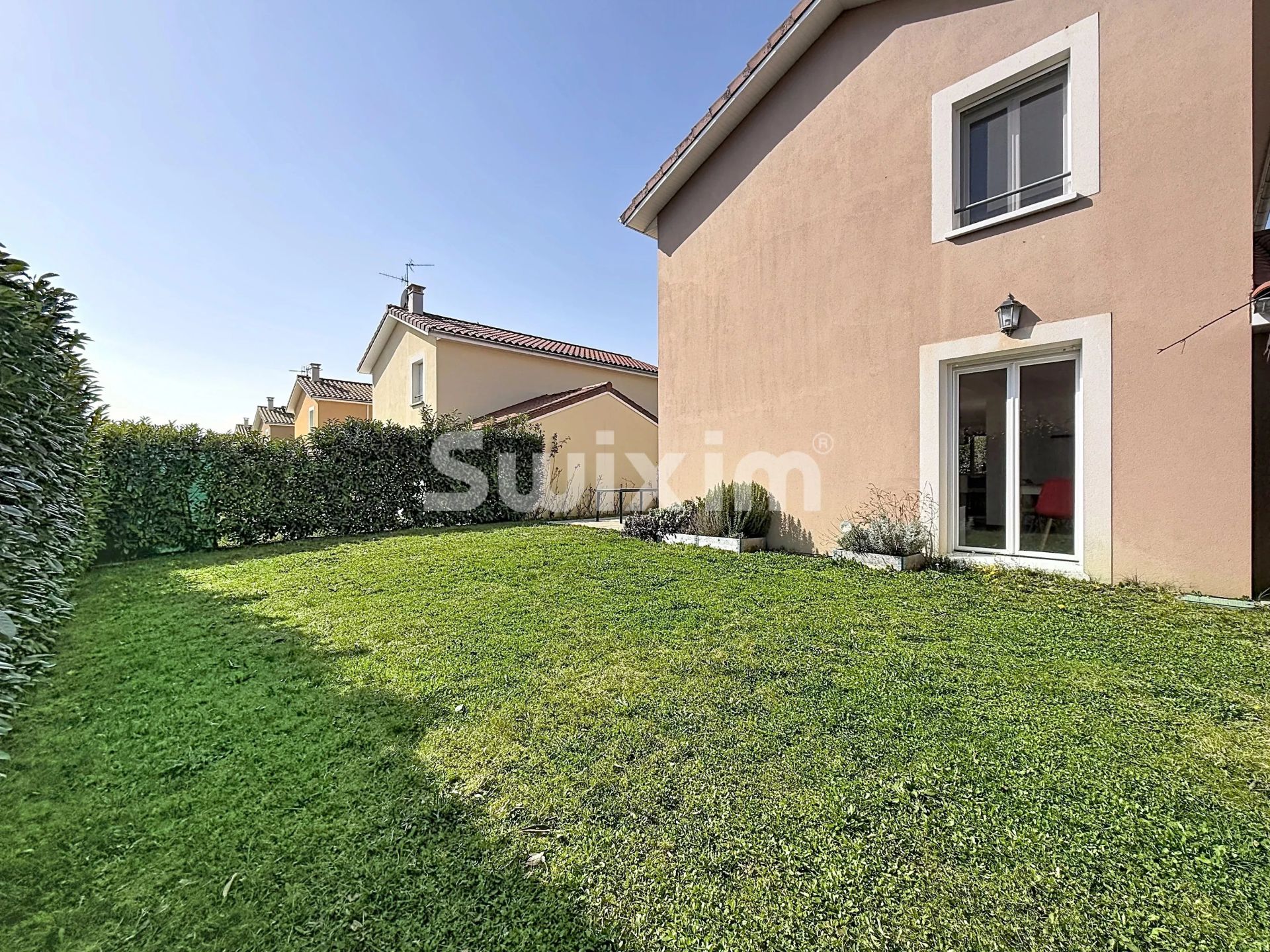 casa 4 Quartos para aluguer sobre Saint-Genis-Pouilly (01630)