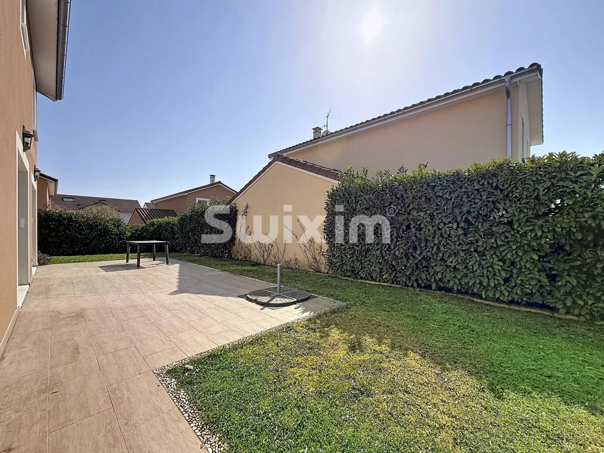 casa 4 Quartos para aluguer sobre Saint-Genis-Pouilly (01630)