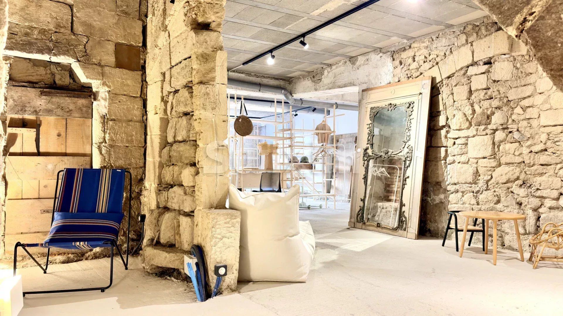 local comercial en venta en Uzès (30700)