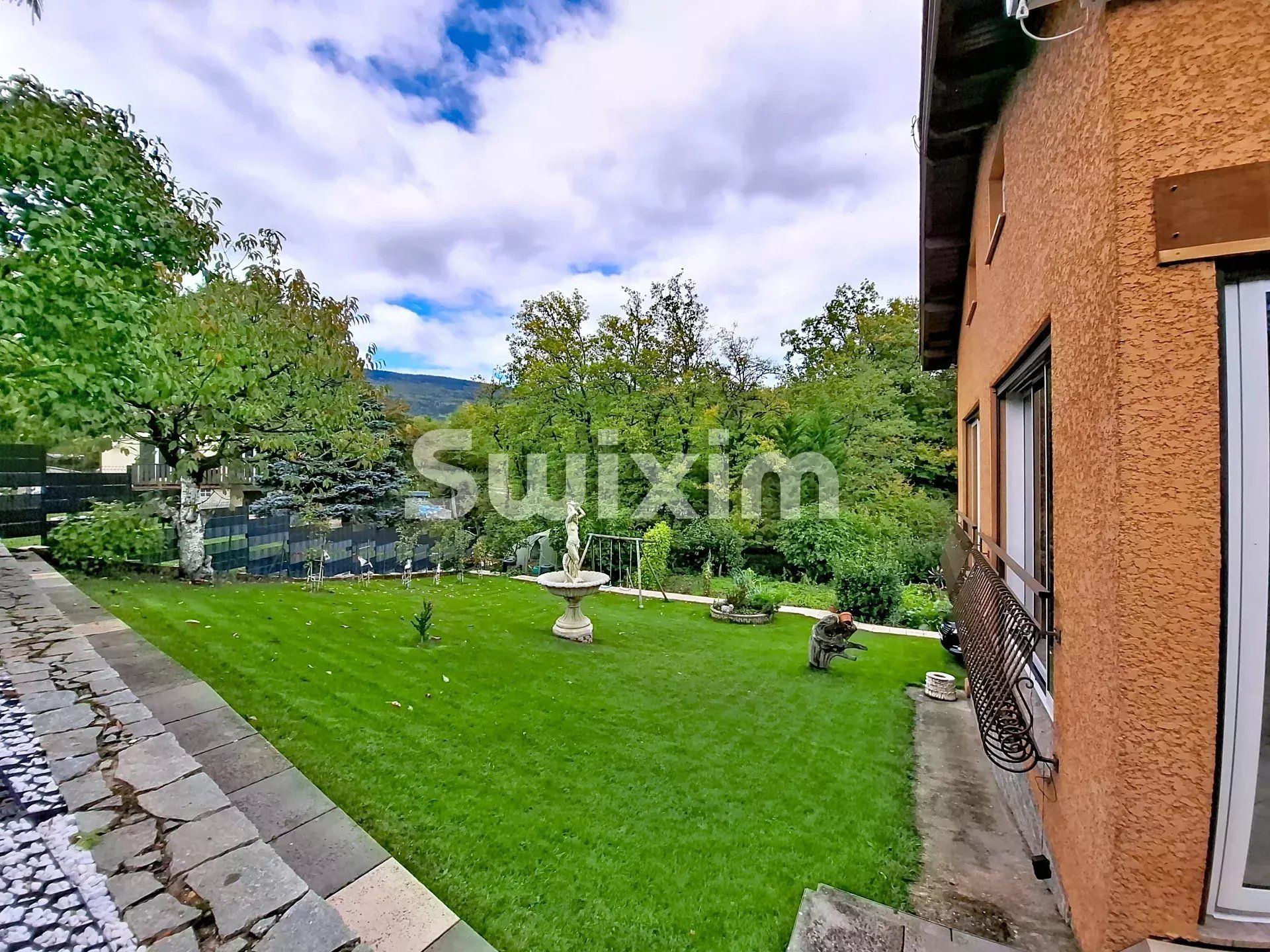 house 6 Rooms for sale on Valserhône (01200)