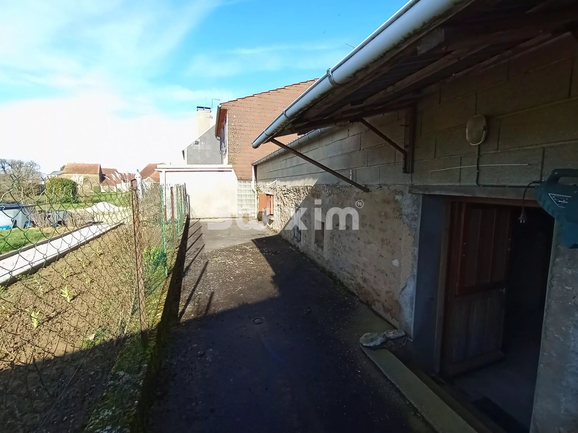 house for sale on Athie (89440)