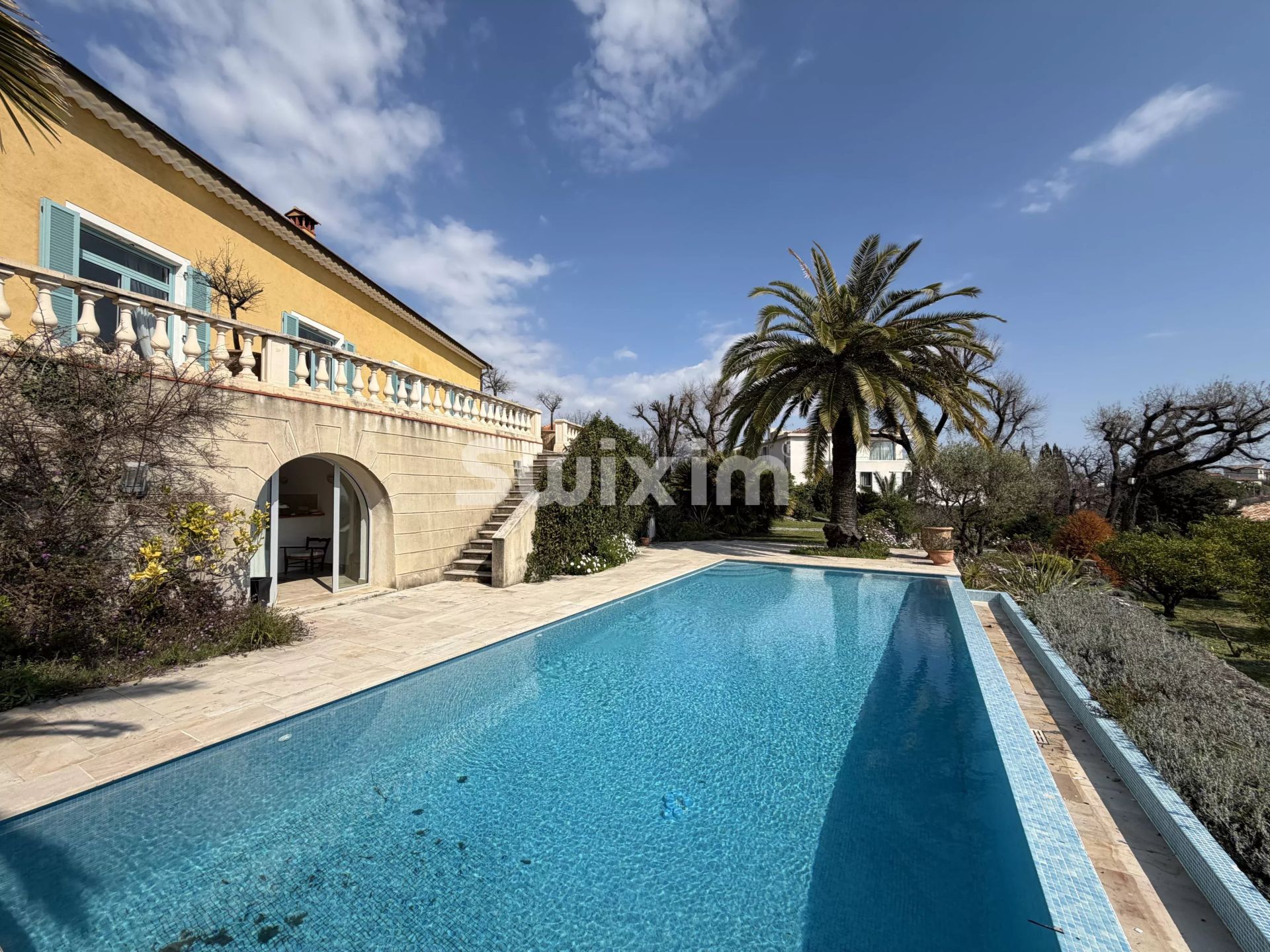 villa 7 Rooms for sale on Vence (06140)
