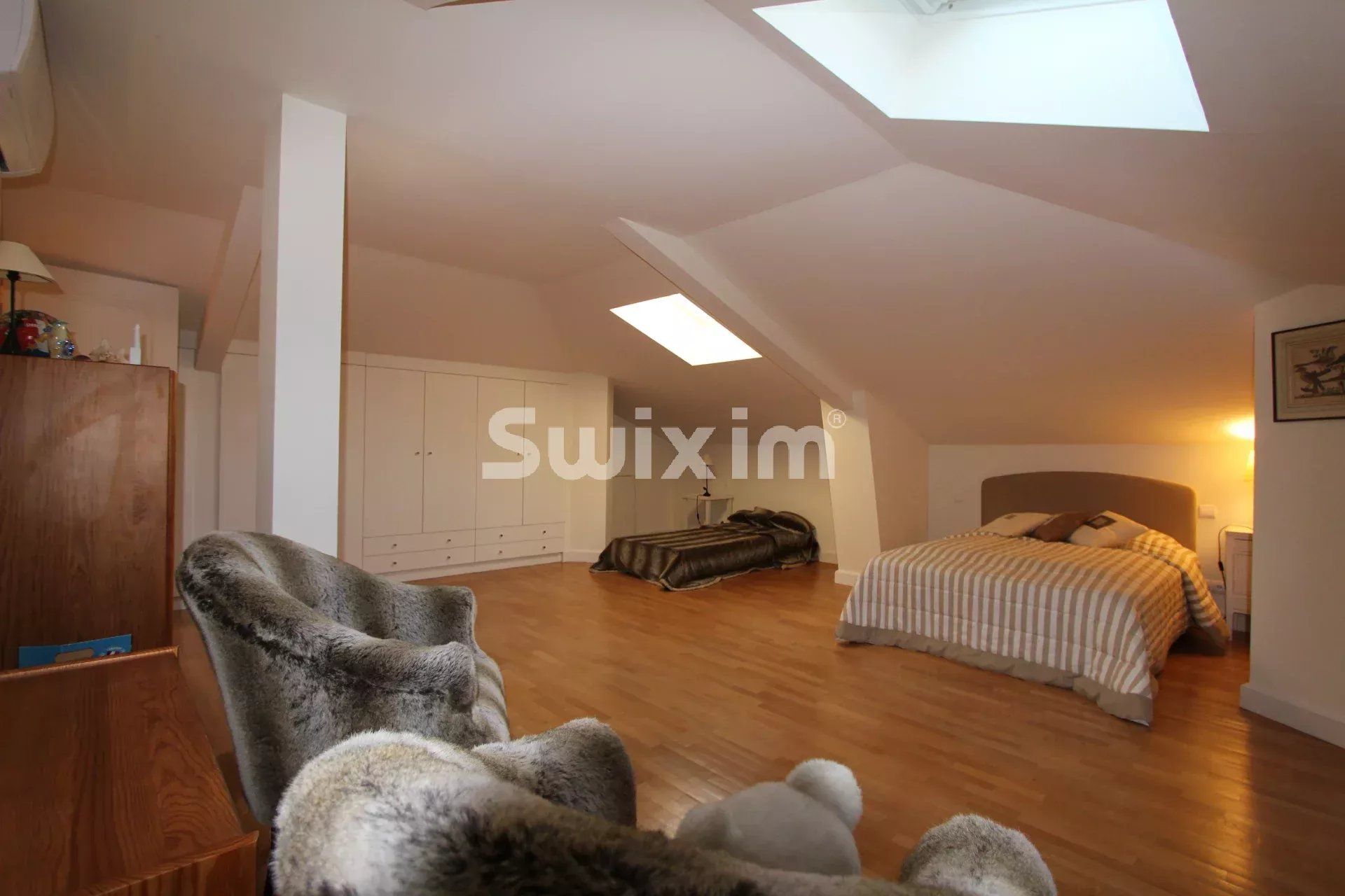 villa 7 Rooms for sale on Vence (06140)