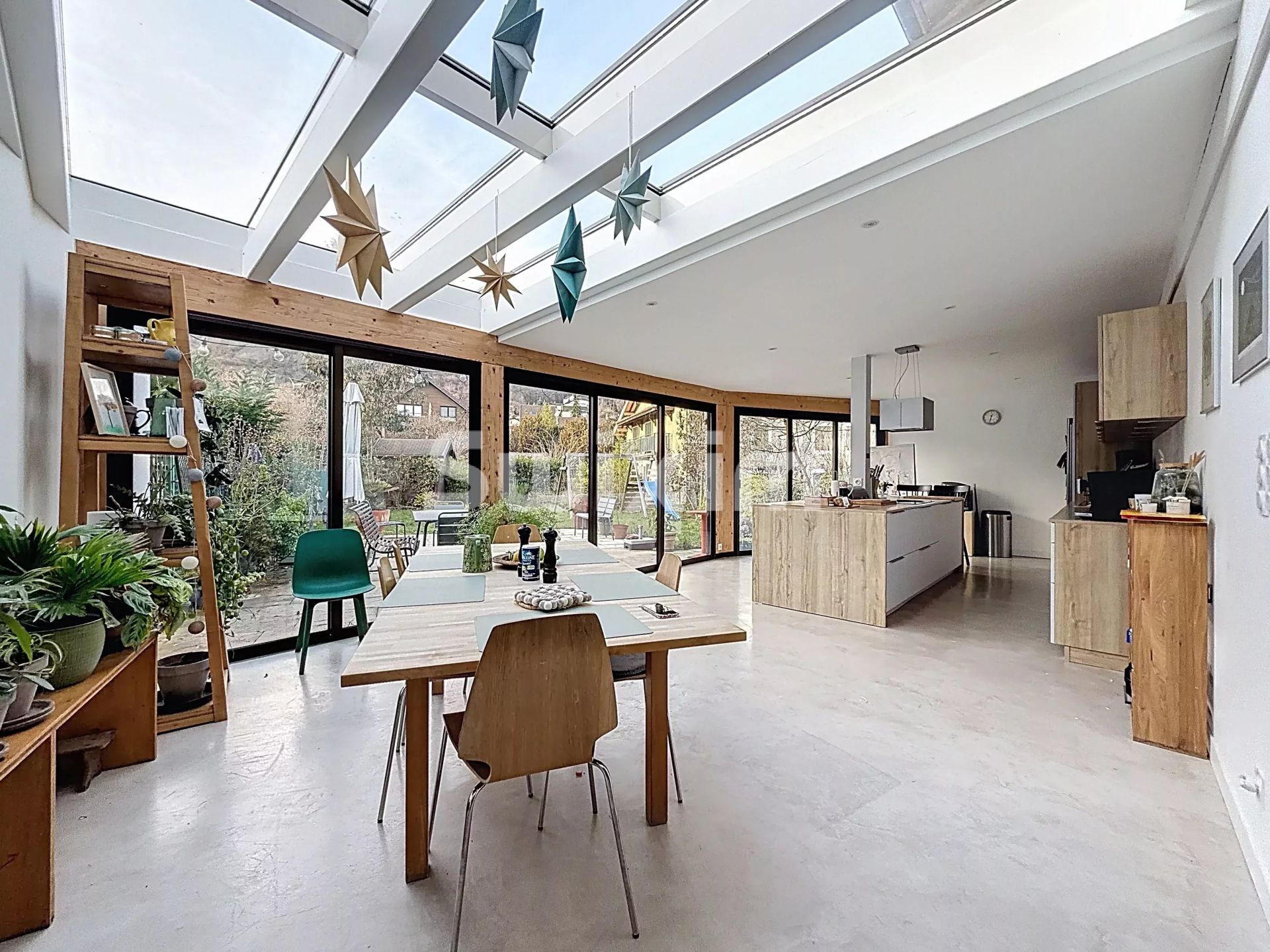 apartment 5 Rooms for sale on Divonne-les-Bains (01220)