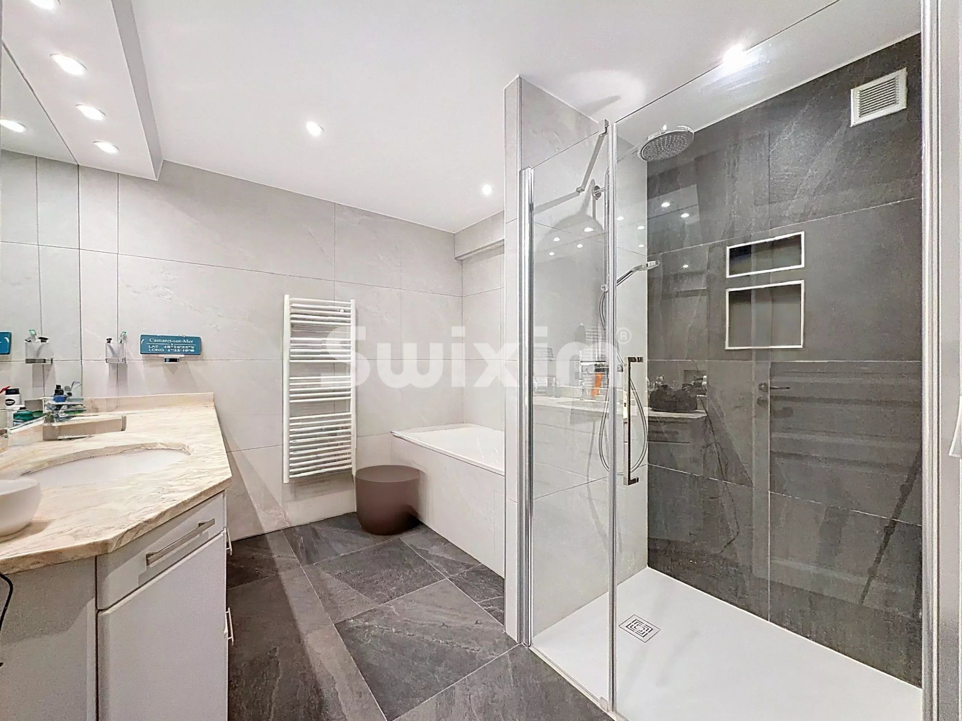 apartment 5 Rooms for sale on Divonne-les-Bains (01220)