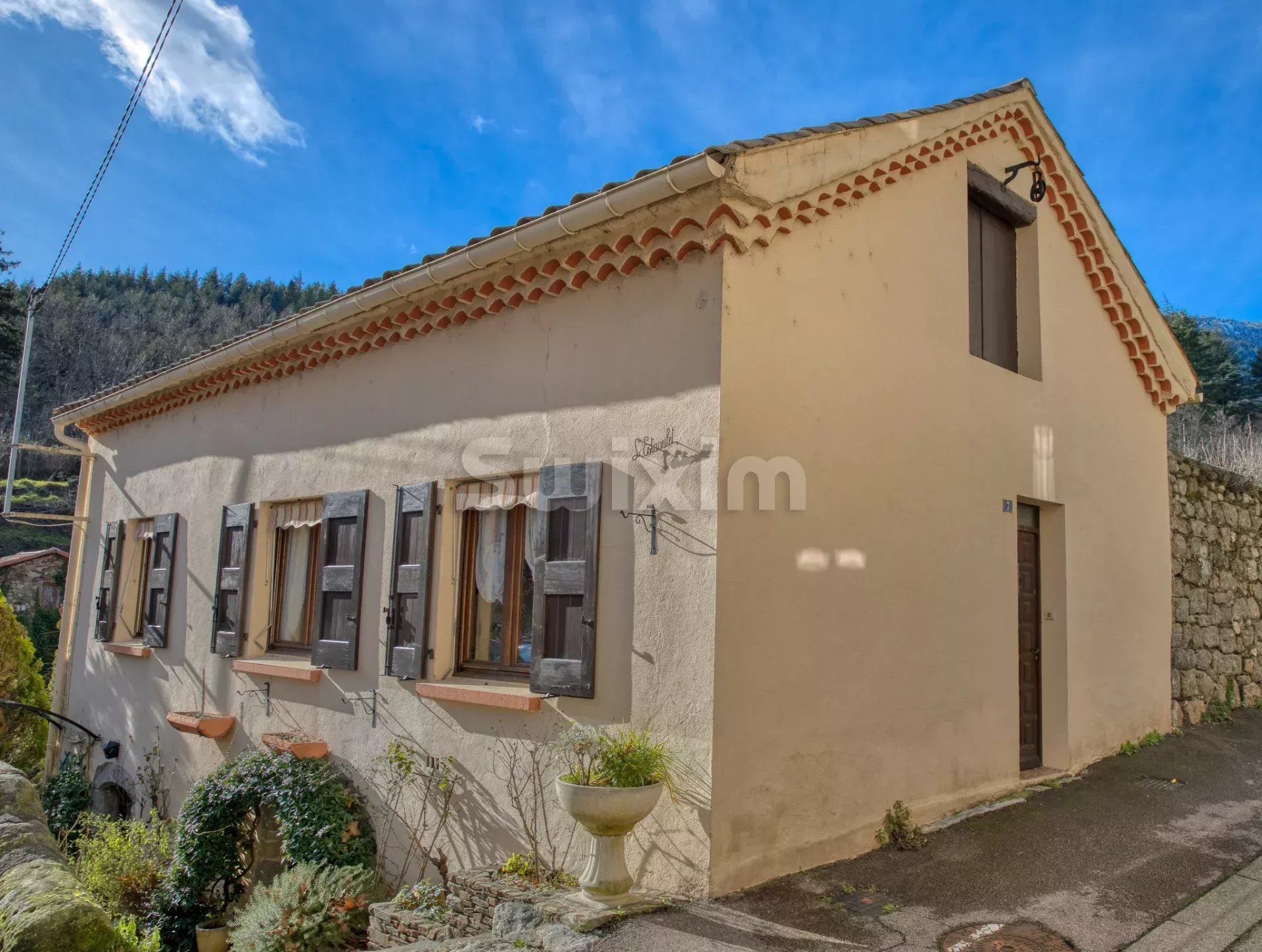 house 4 Rooms for sale on Génolhac (30450)
