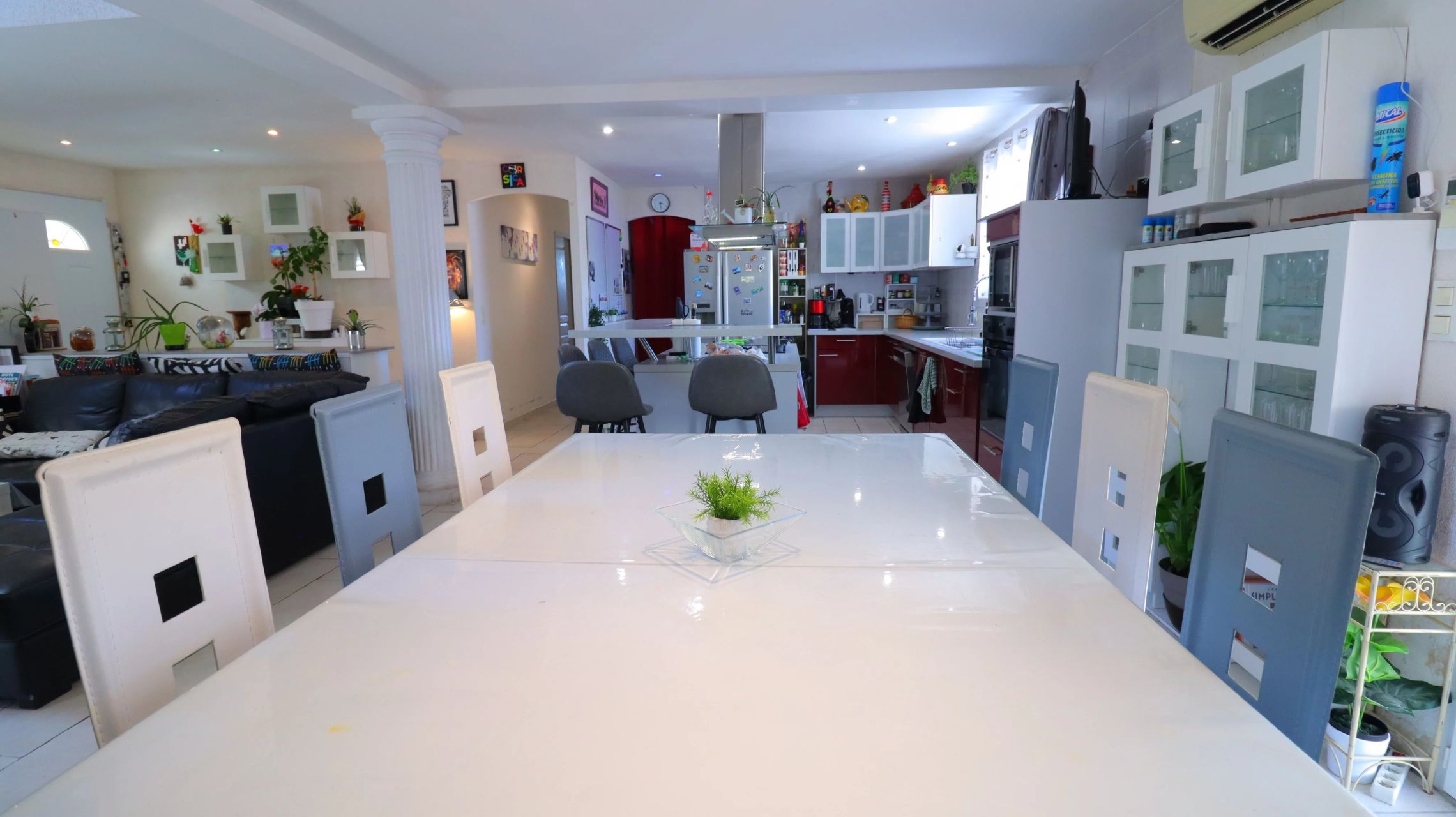 villa 7 Rooms for sale on Berre-l'Étang (13130)