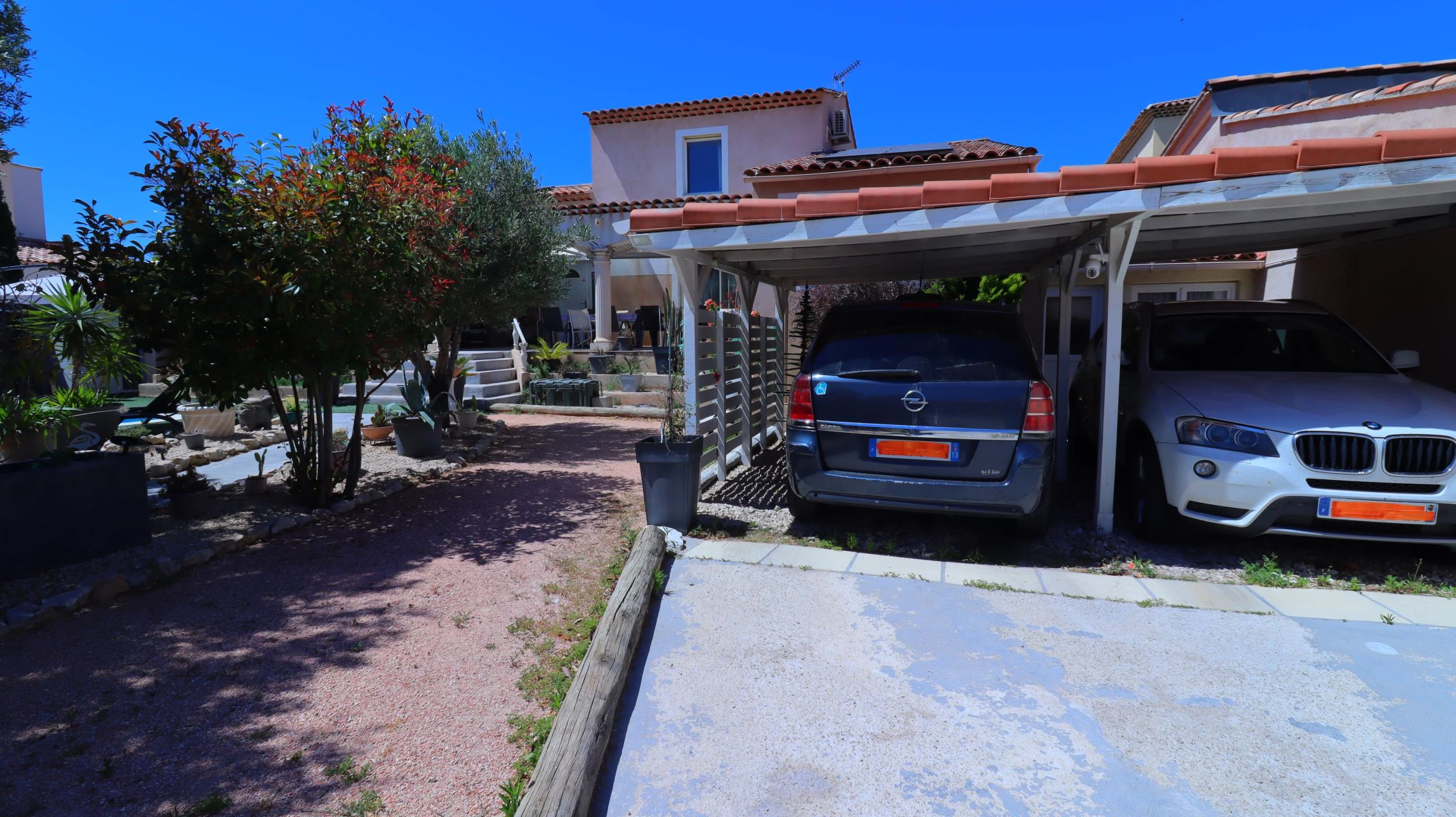 villa 7 Rooms for sale on Berre-l'Étang (13130)