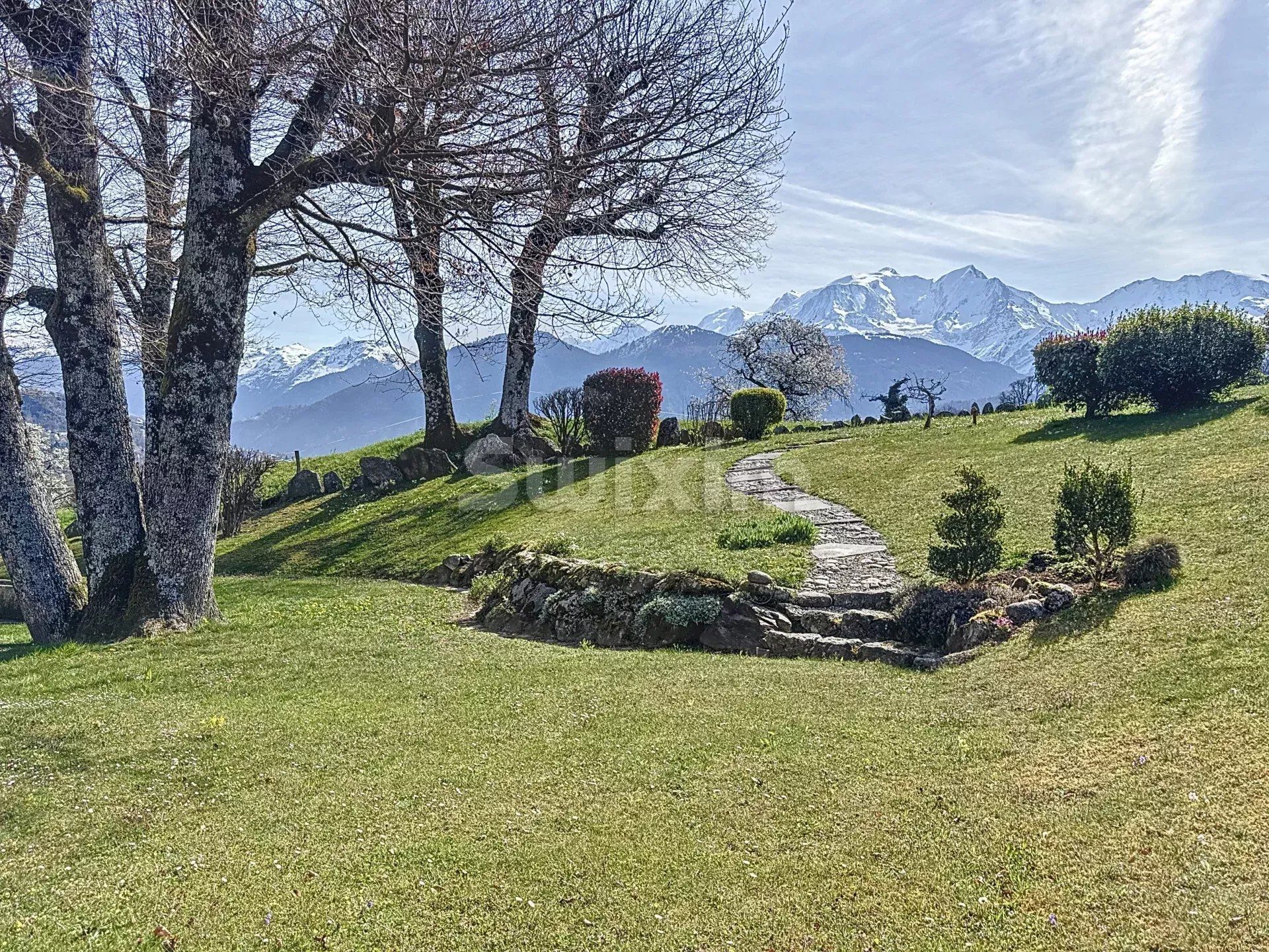 house 10 Rooms for sale on Sallanches (74700)