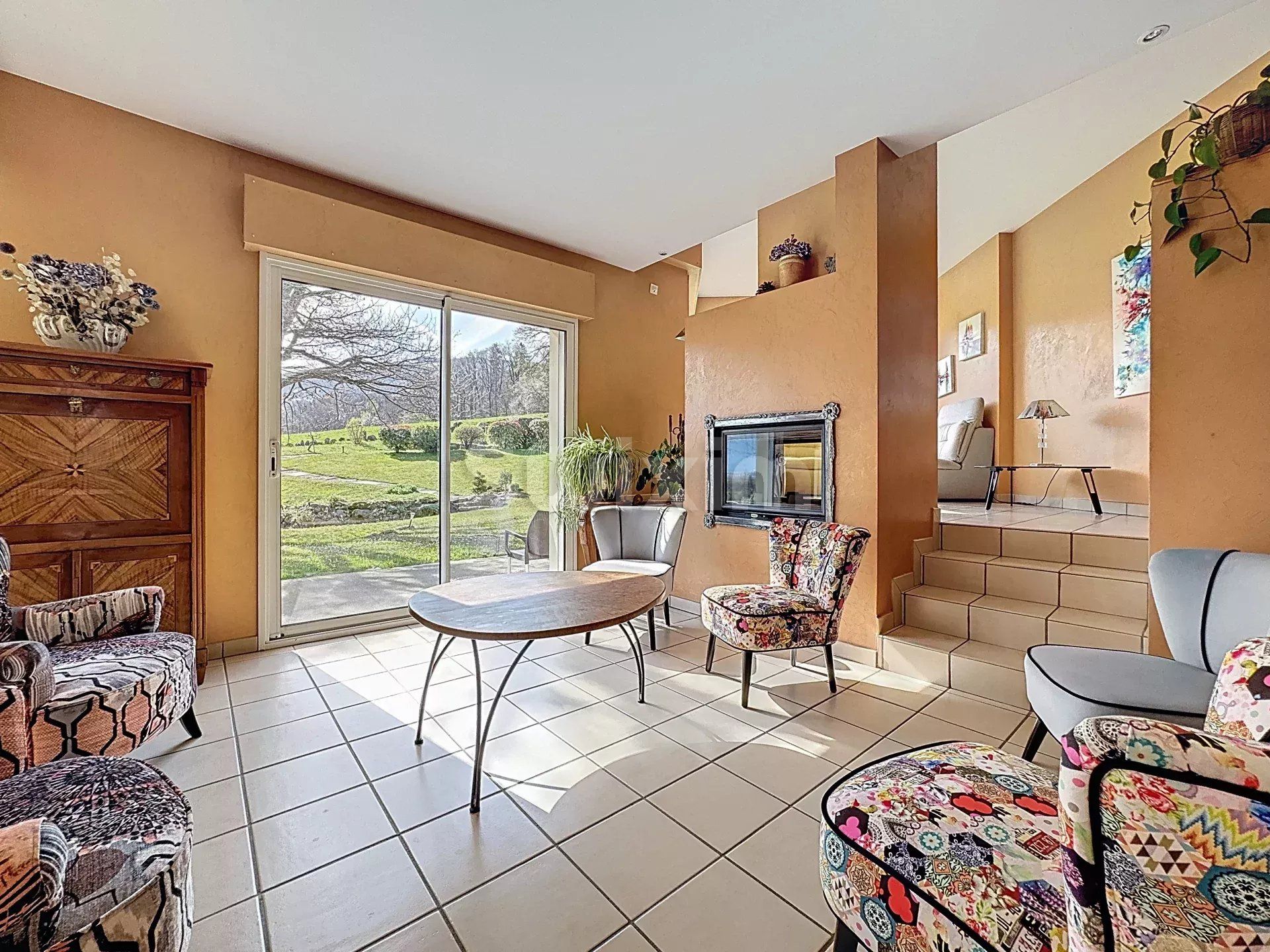 house 10 Rooms for sale on Sallanches (74700)