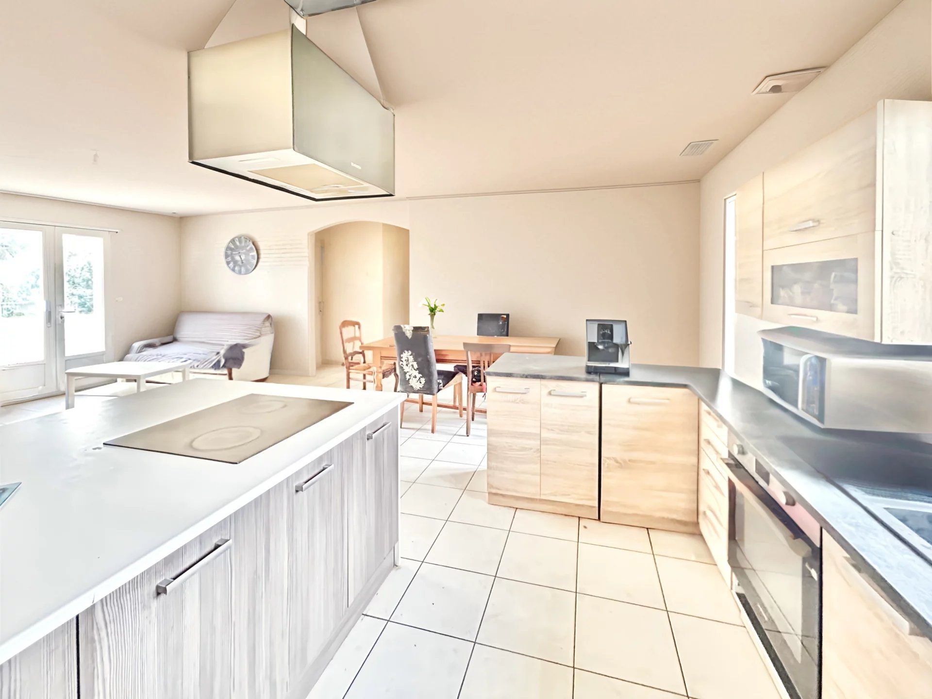 house 5 Rooms for sale on Valréas (84600)