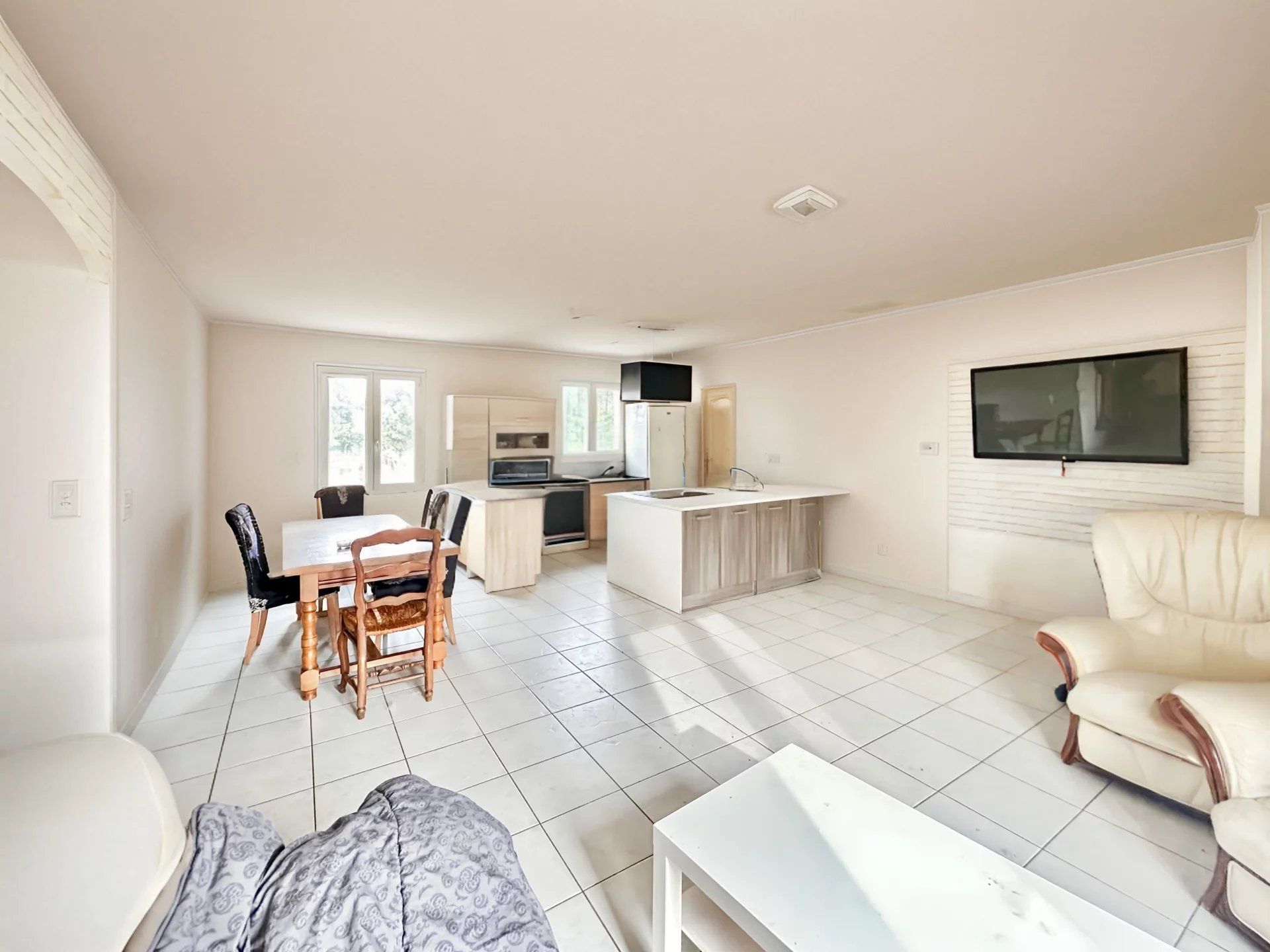 house 5 Rooms for sale on Valréas (84600)