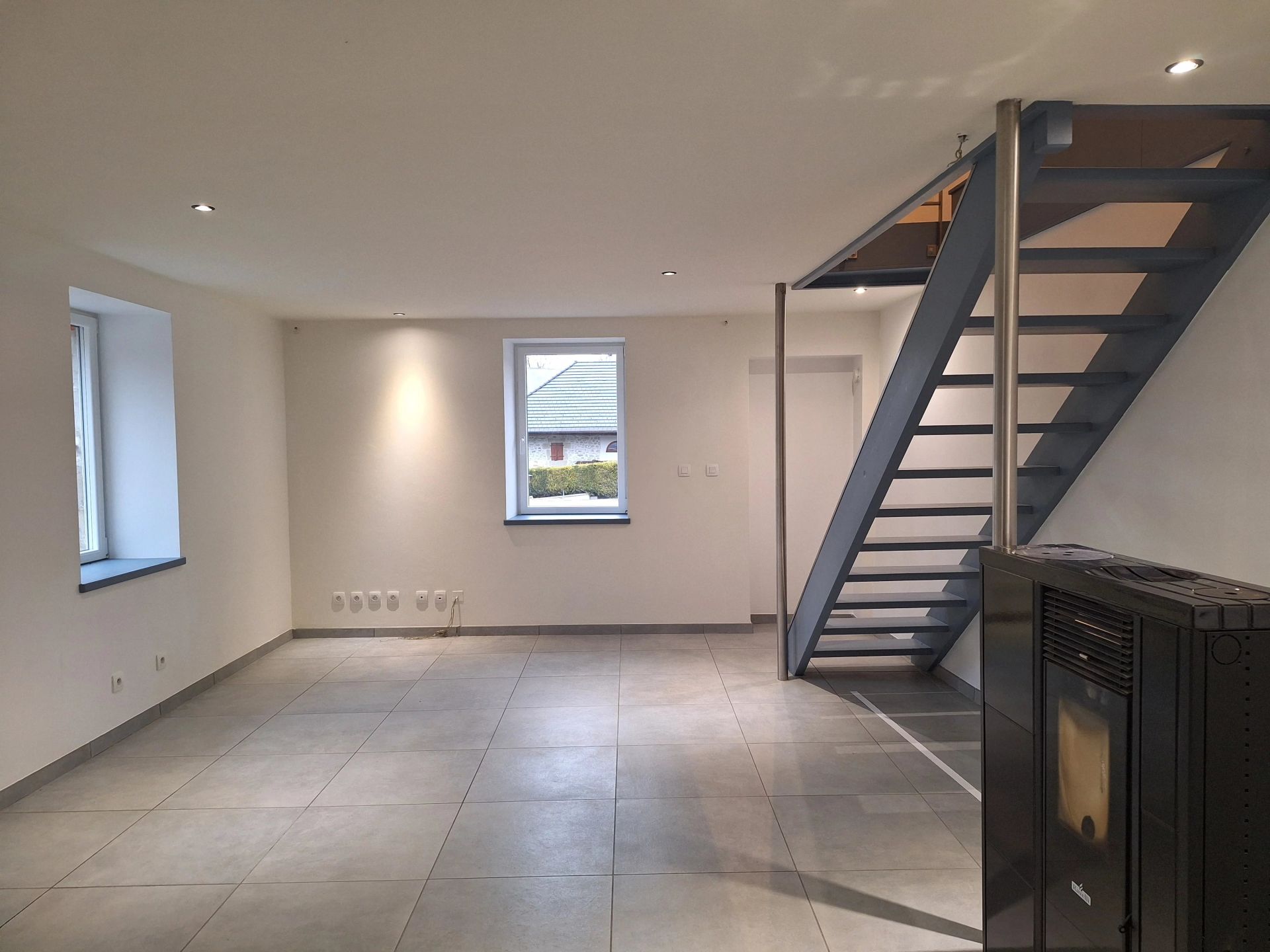 house 3 Rooms for sale on Chilly (74270)