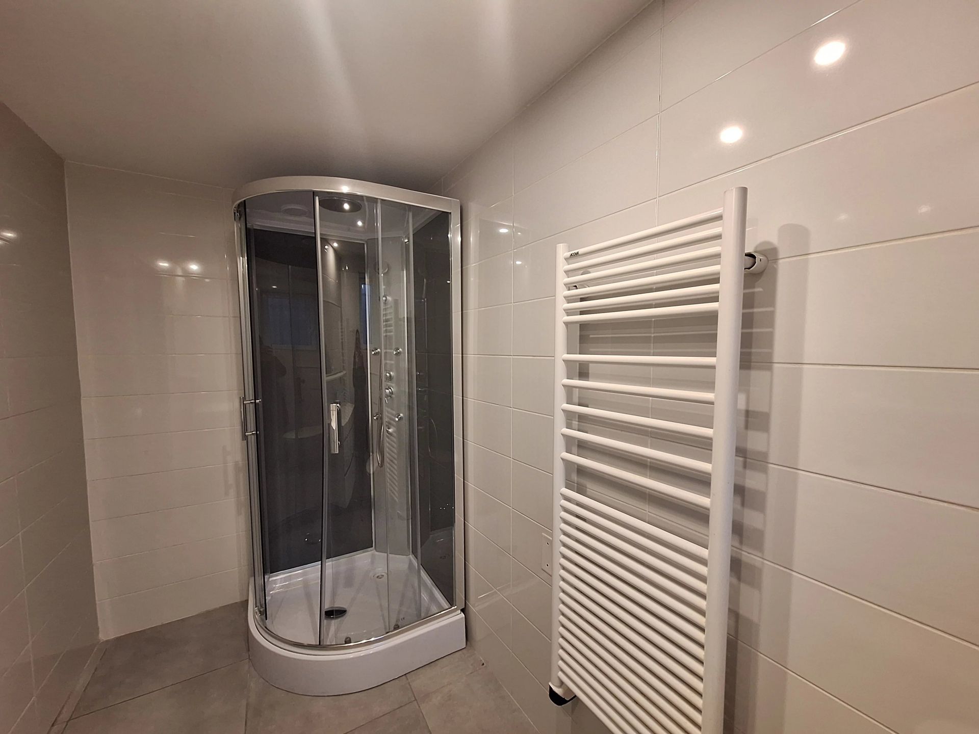 house 3 Rooms for sale on Chilly (74270)