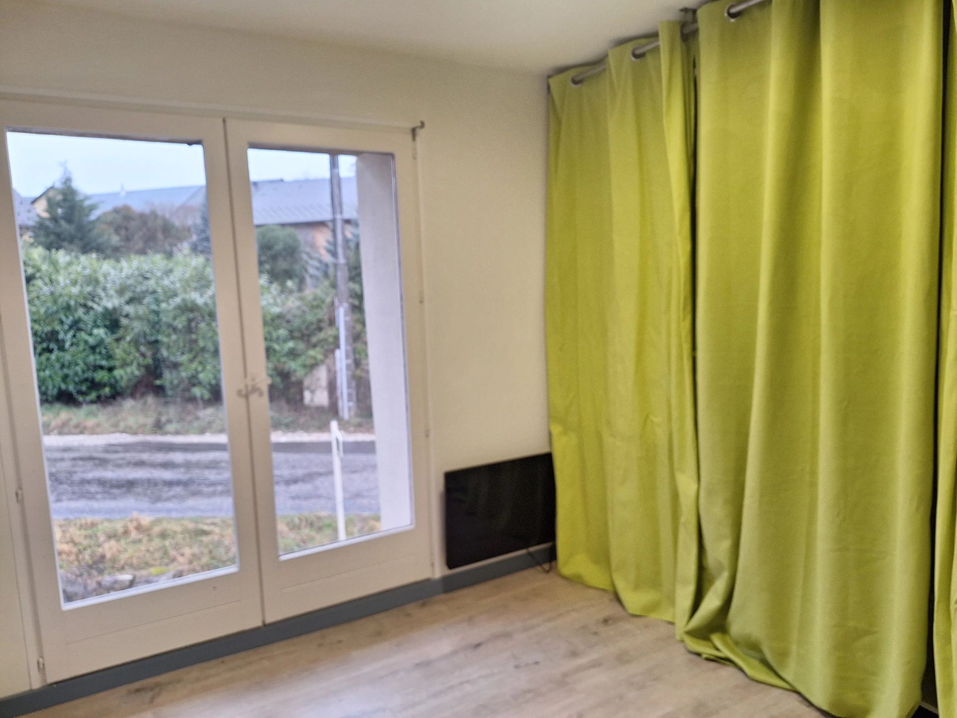 house 3 Rooms for sale on Chilly (74270)