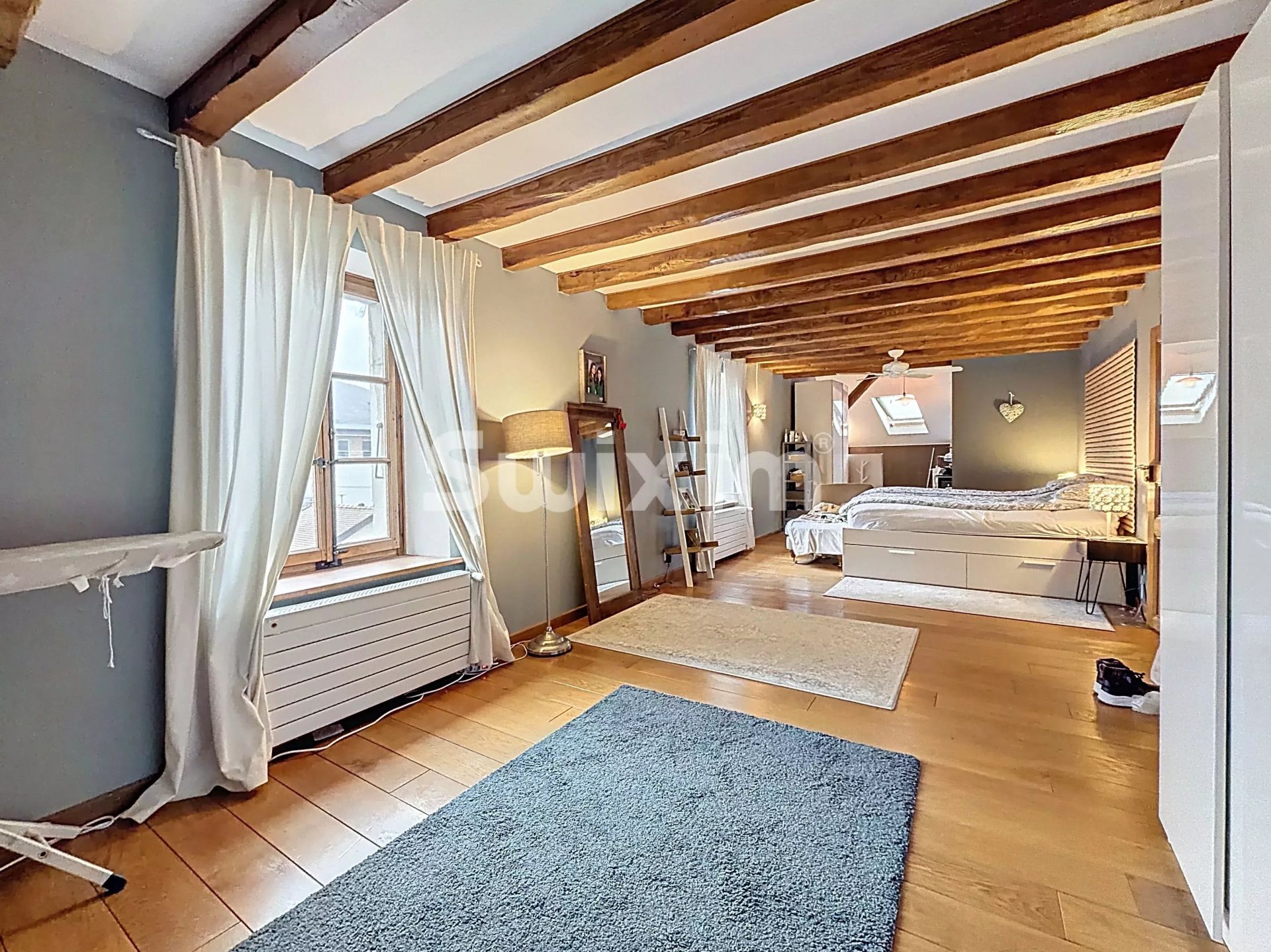 house 10 Rooms for sale on Divonne-les-Bains (01220)