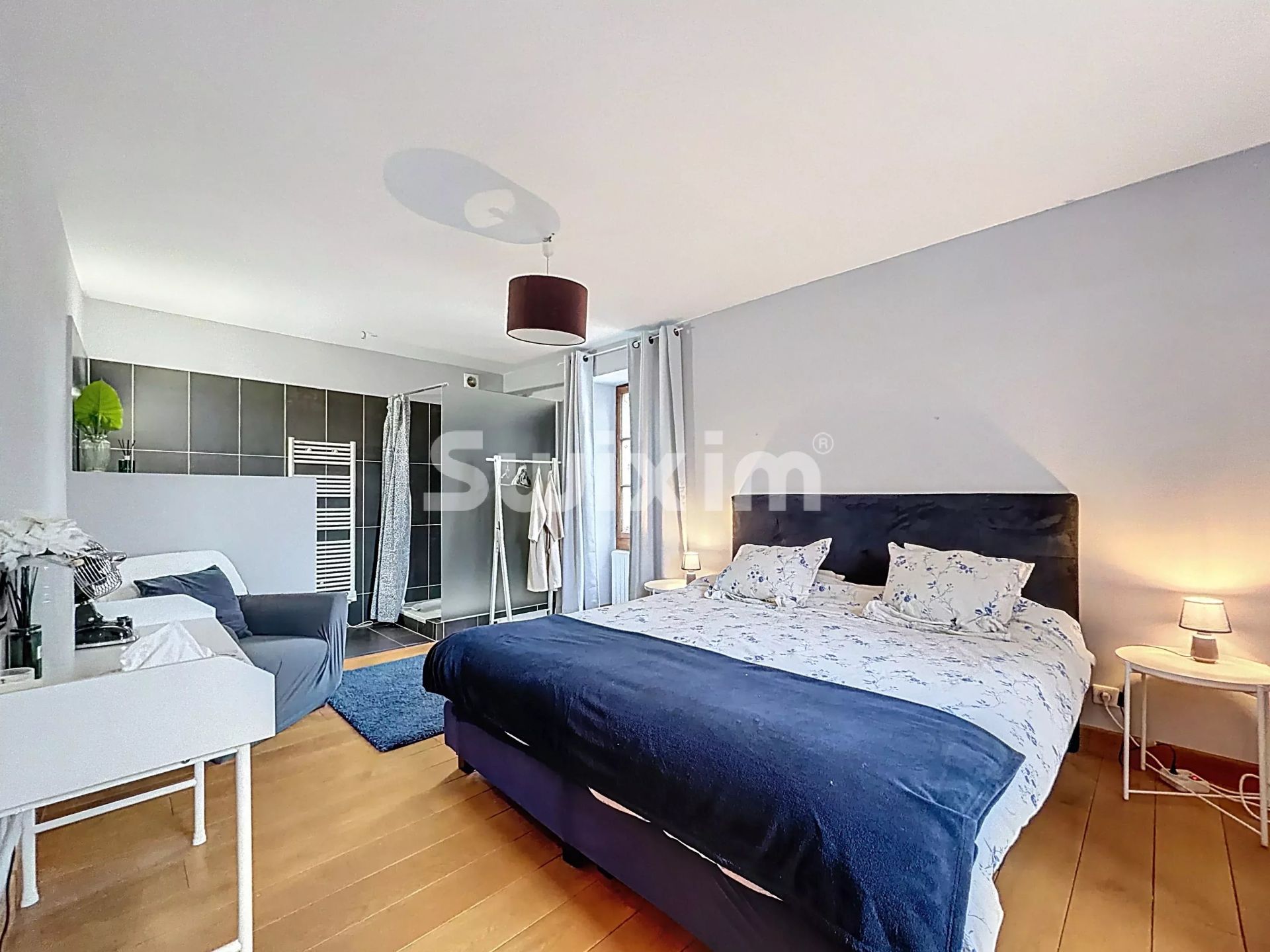 house 10 Rooms for sale on Divonne-les-Bains (01220)