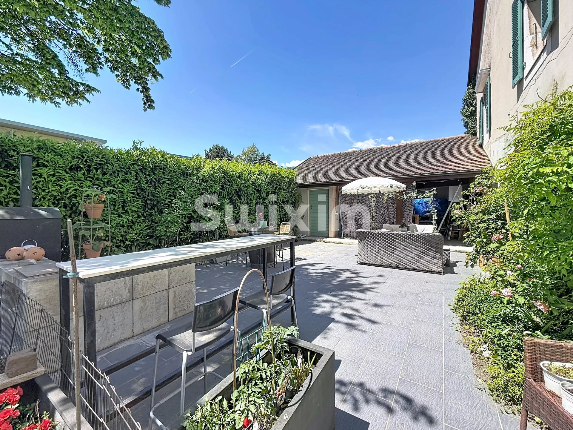 house 10 Rooms for sale on Divonne-les-Bains (01220)