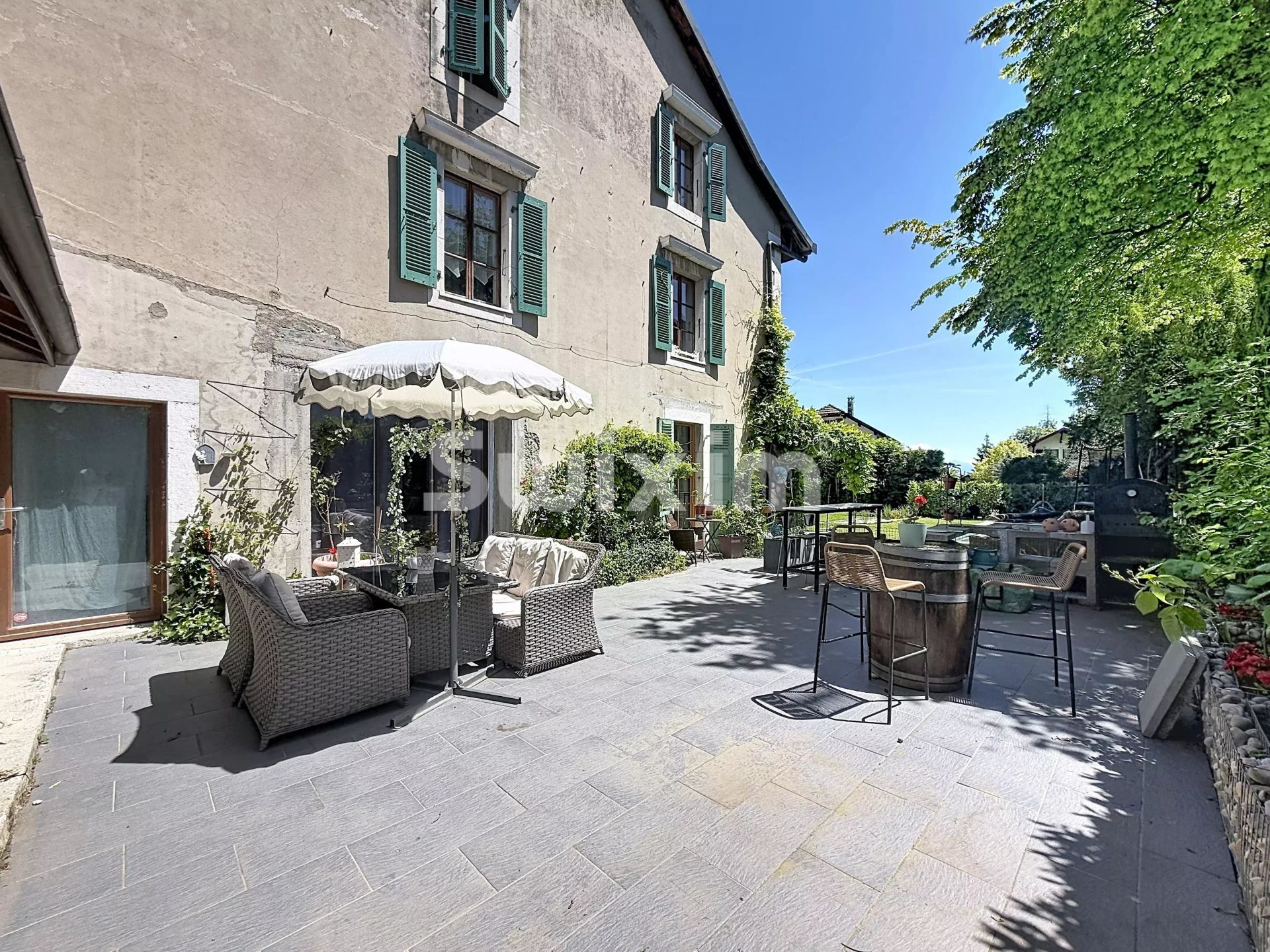 house 10 Rooms for sale on Divonne-les-Bains (01220)