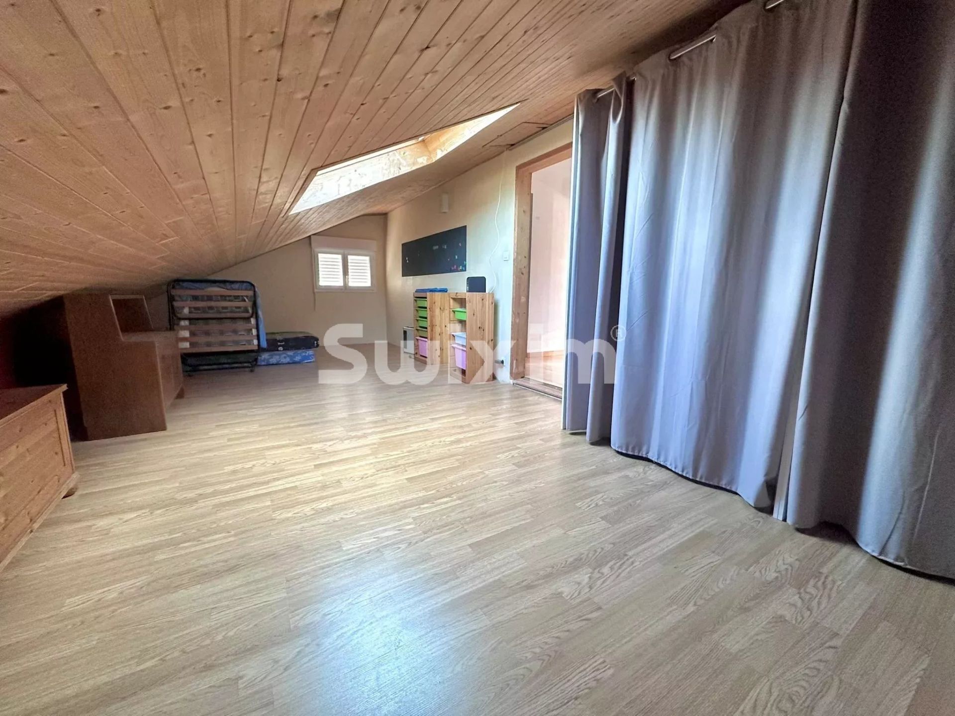 house 5 Rooms for rent on Versonnex (01210)