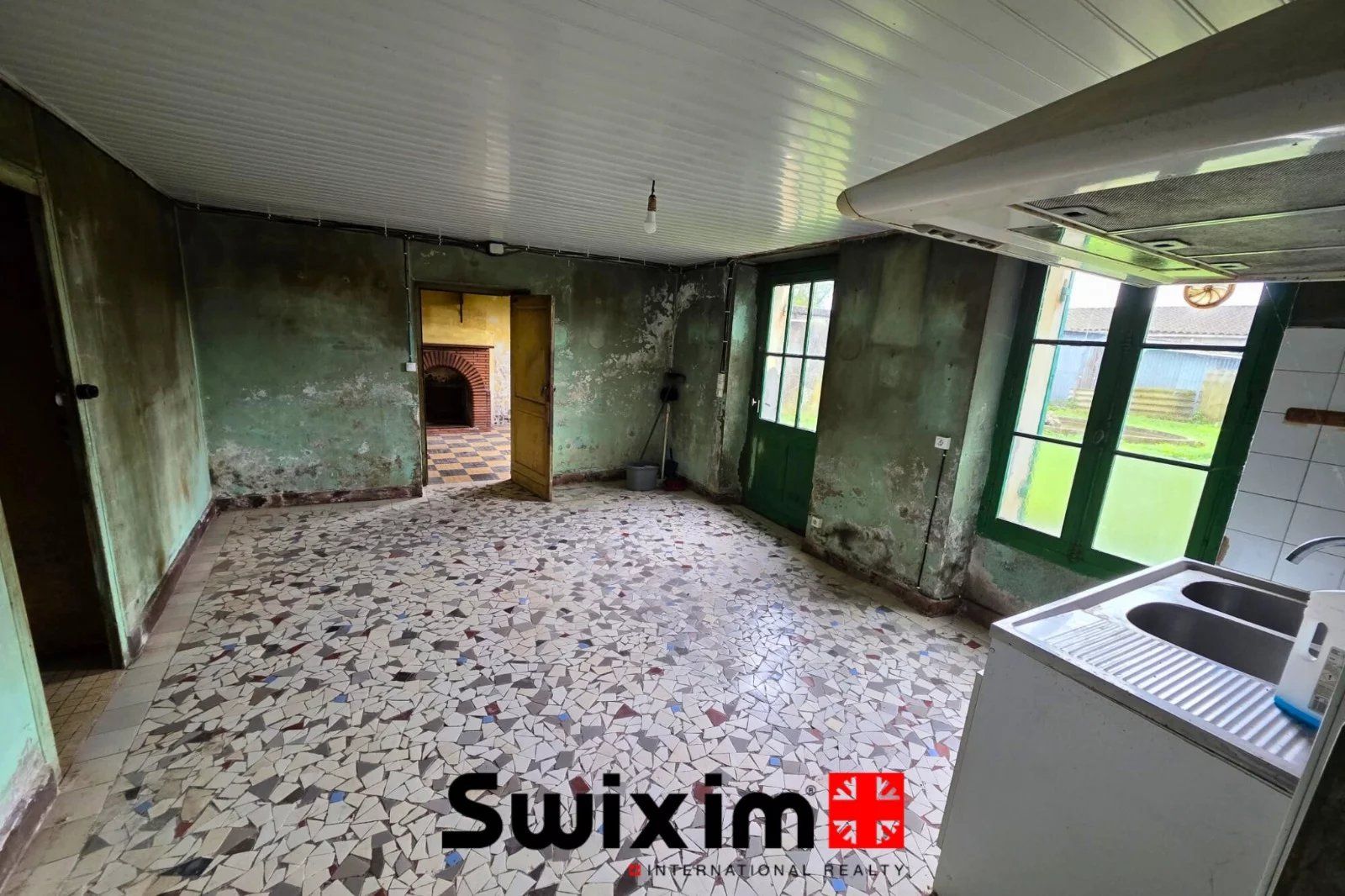 house 4 Rooms for sale on Saint-Estèphe (33180)